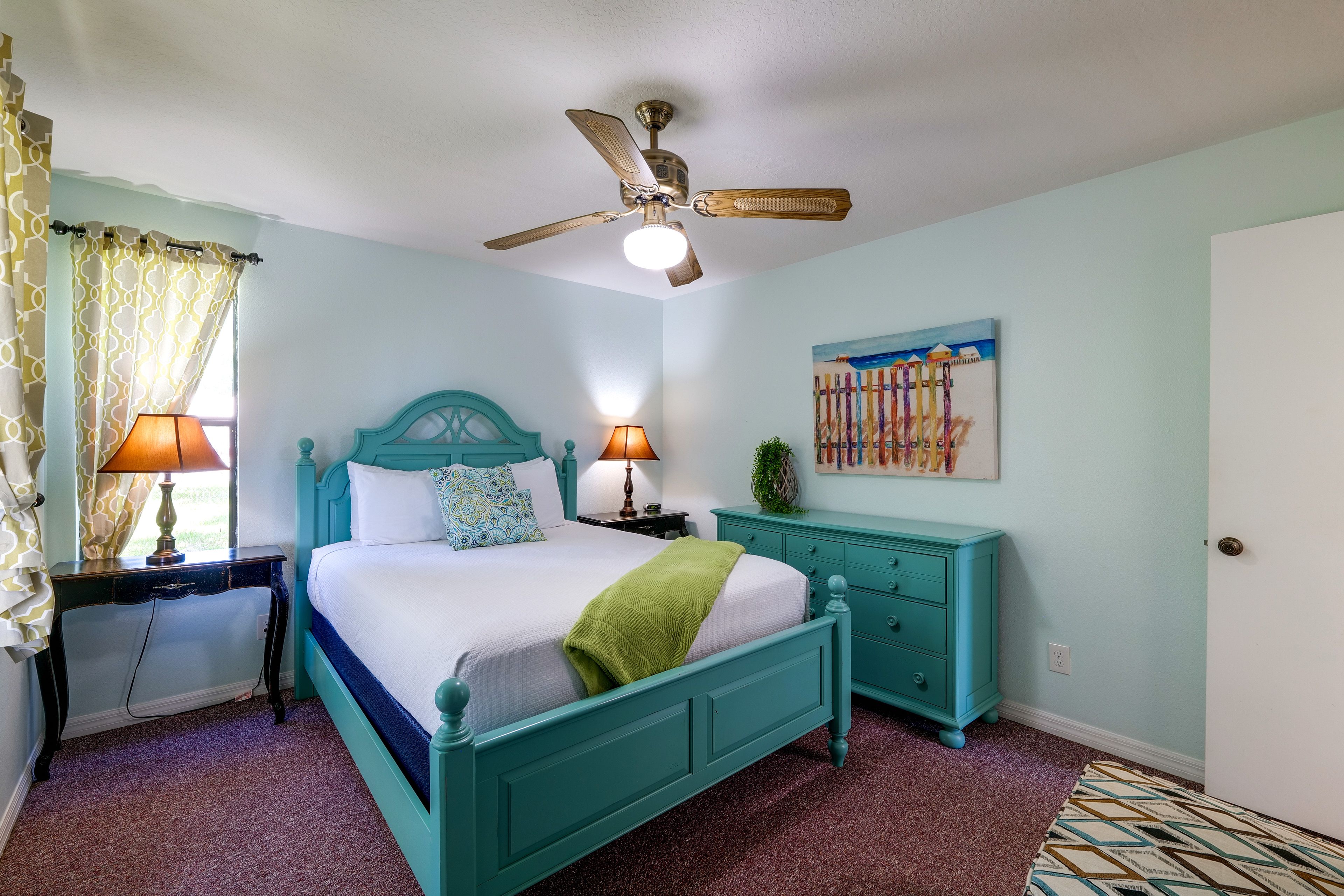 Bedroom | Queen Bed | 1st Floor