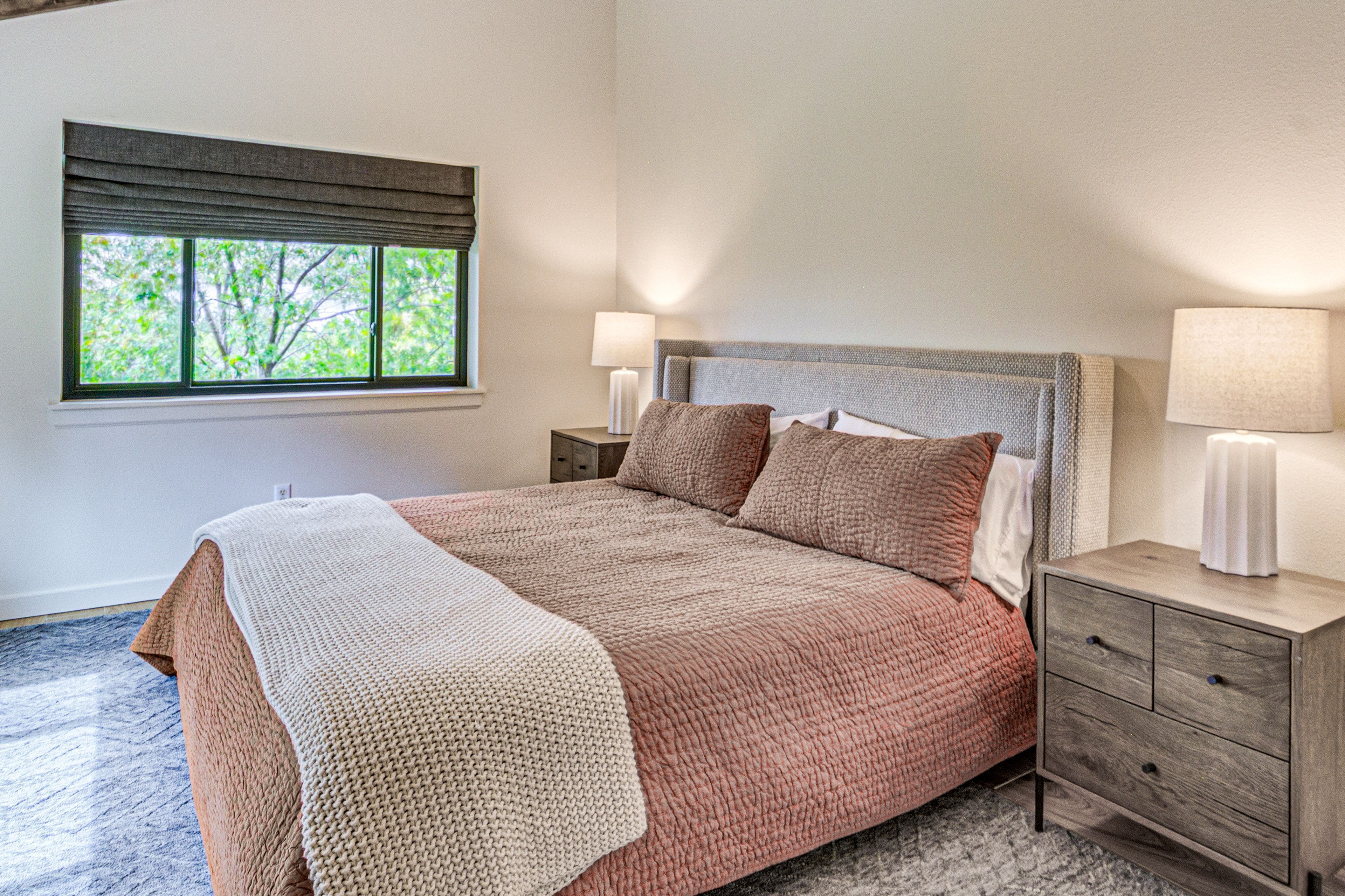 Bedroom | King Bed | 2nd Floor
