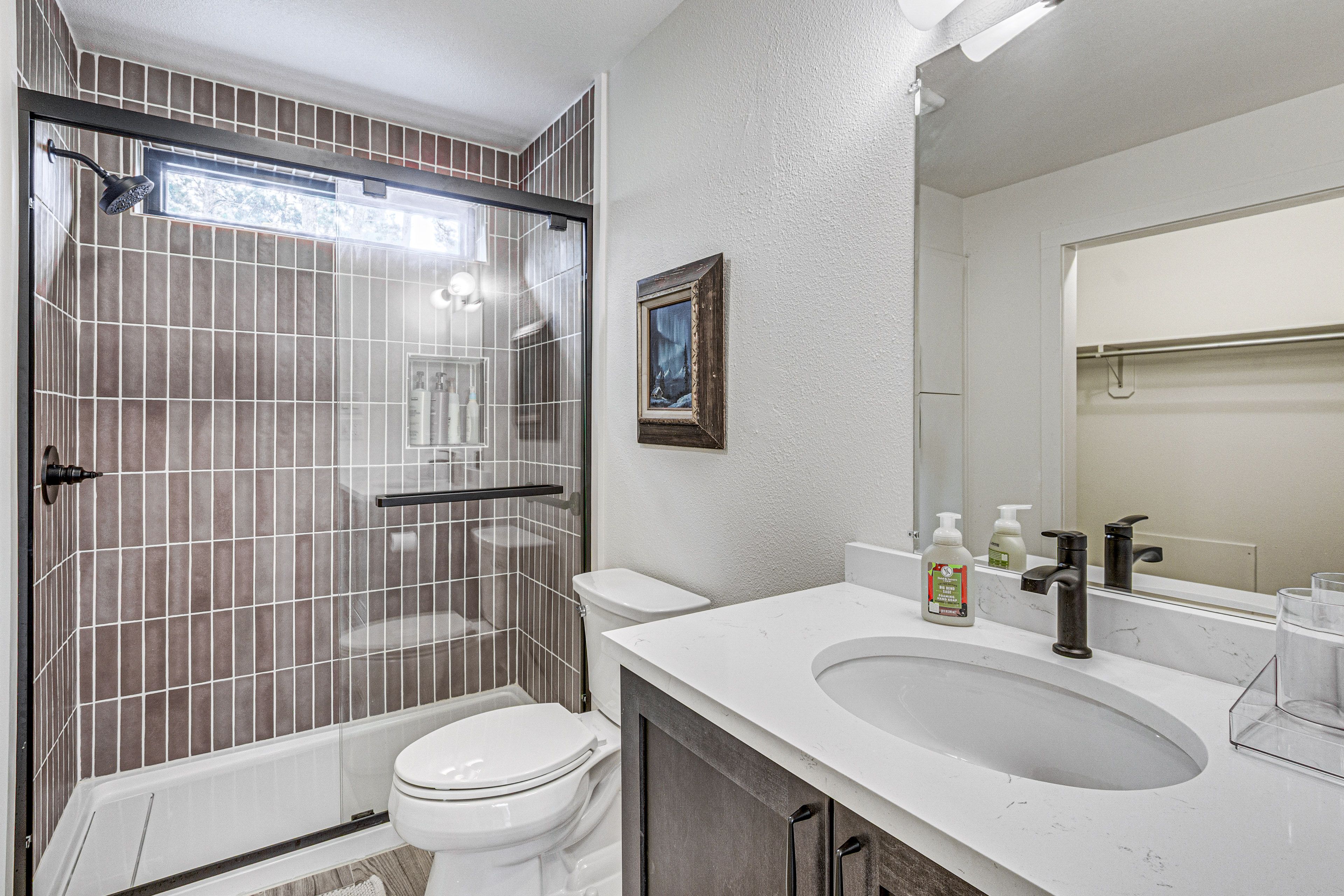 Bathroom | 2nd Floor
