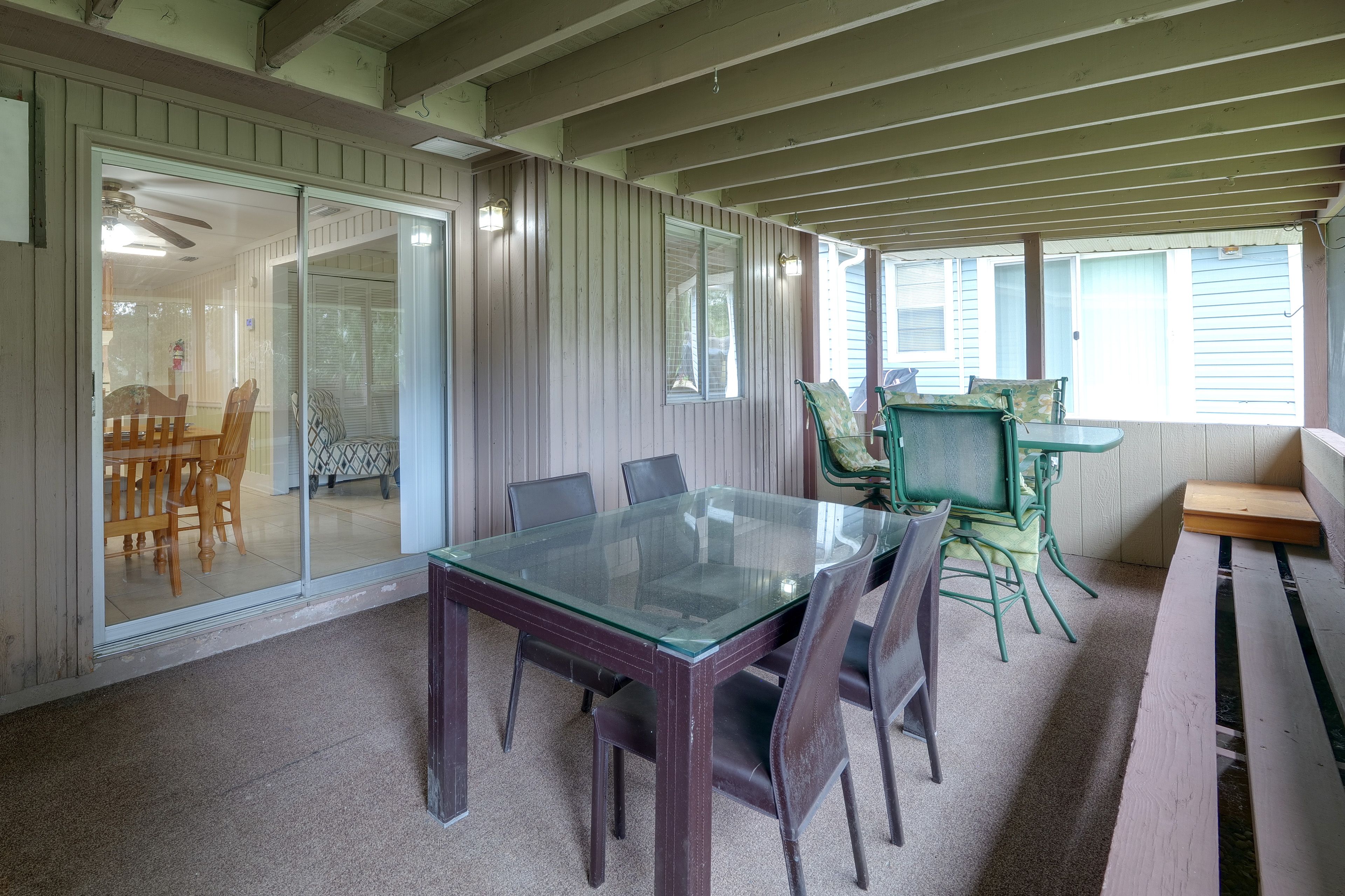 Screened Porch | Outdoor Dining