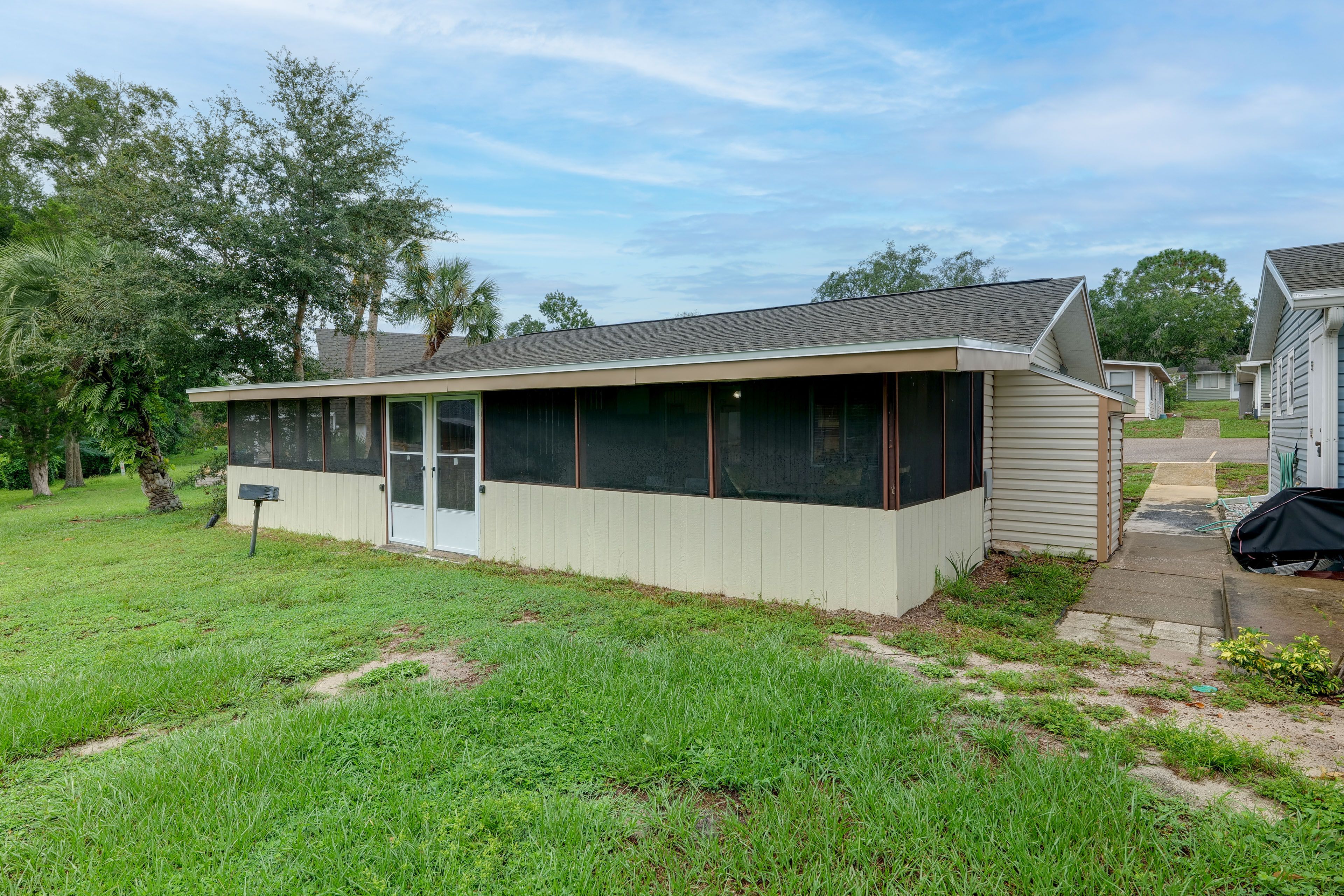 Exterior | Screened Porch