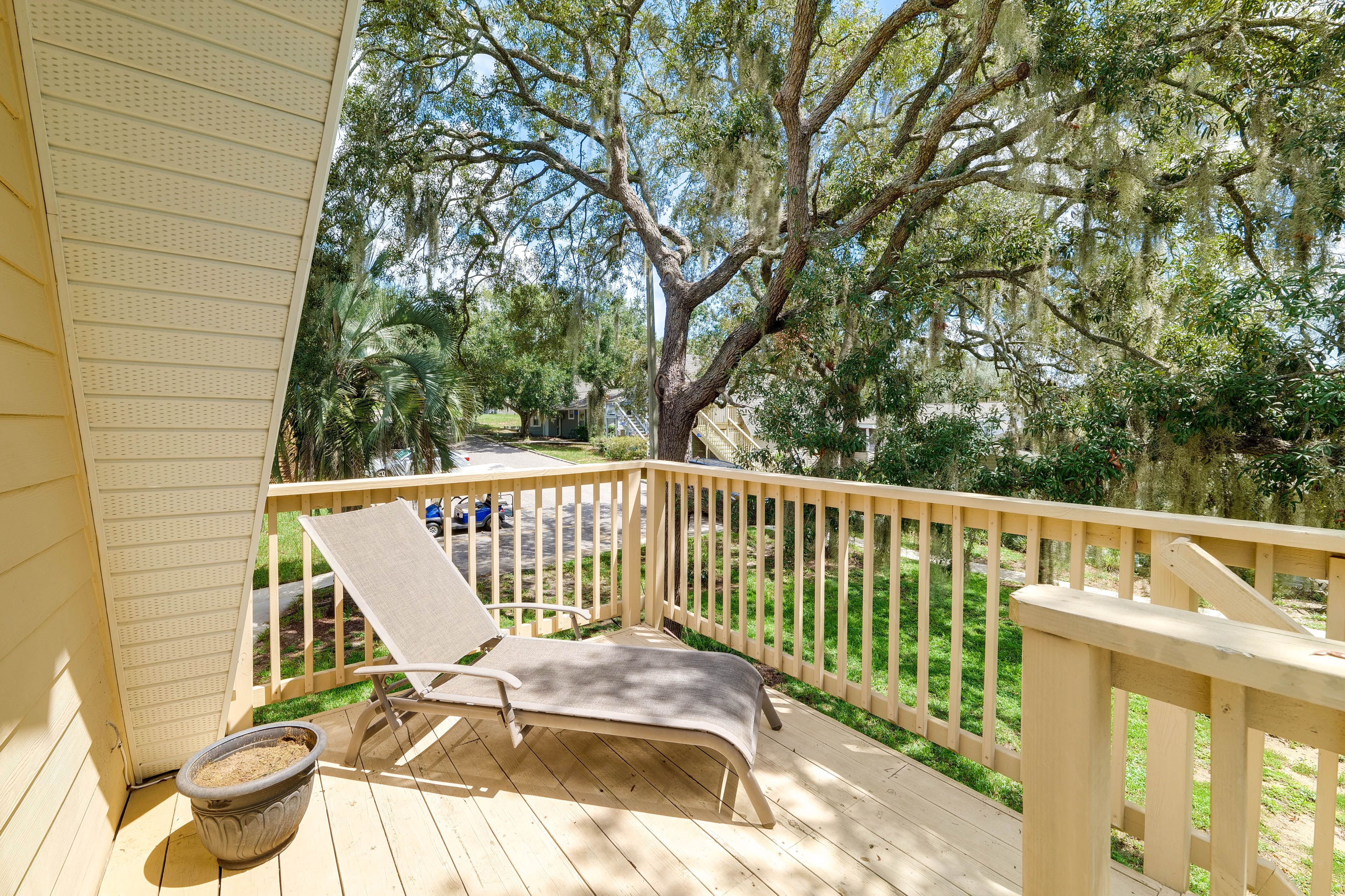 Exterior | Furnished Balcony & Patio | Outdoor Dining