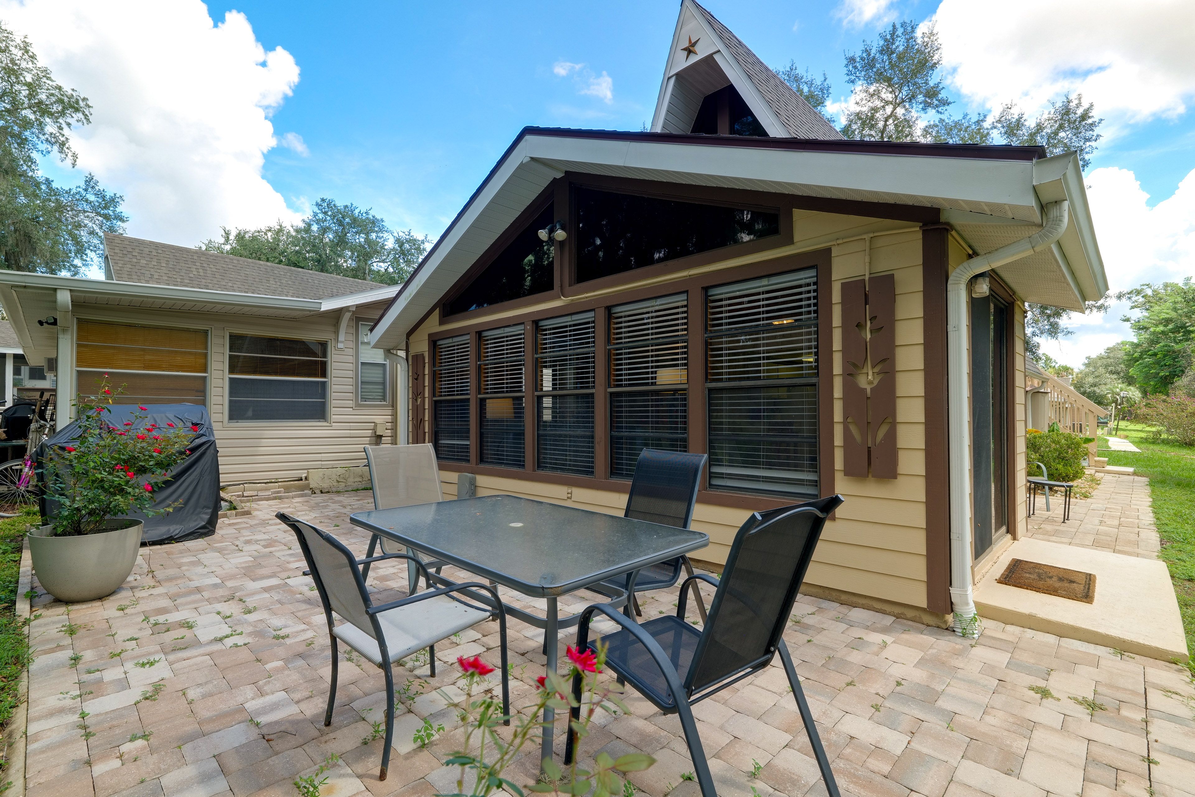 Furnished Patio