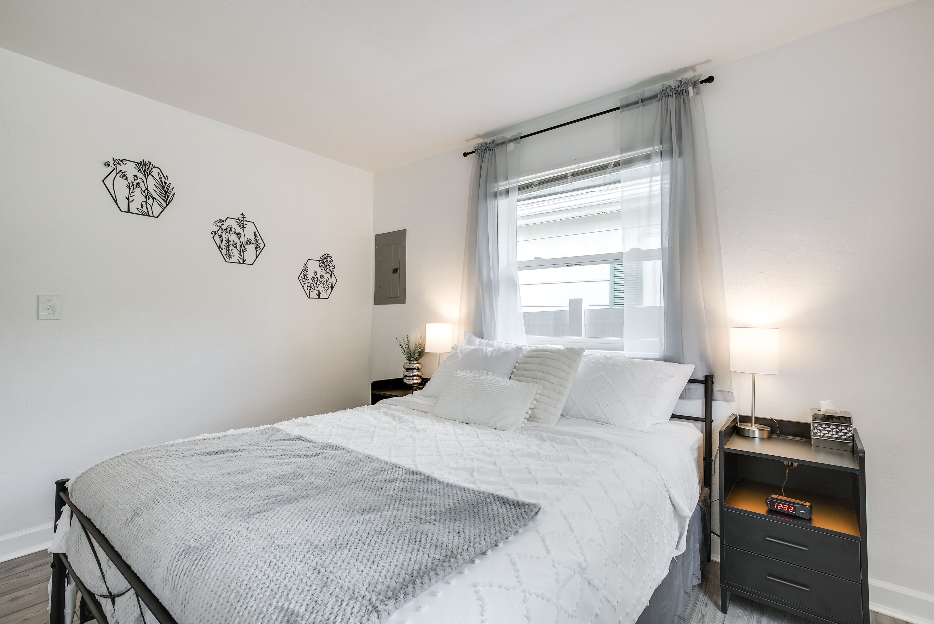 Bedroom 3 | Queen Bed