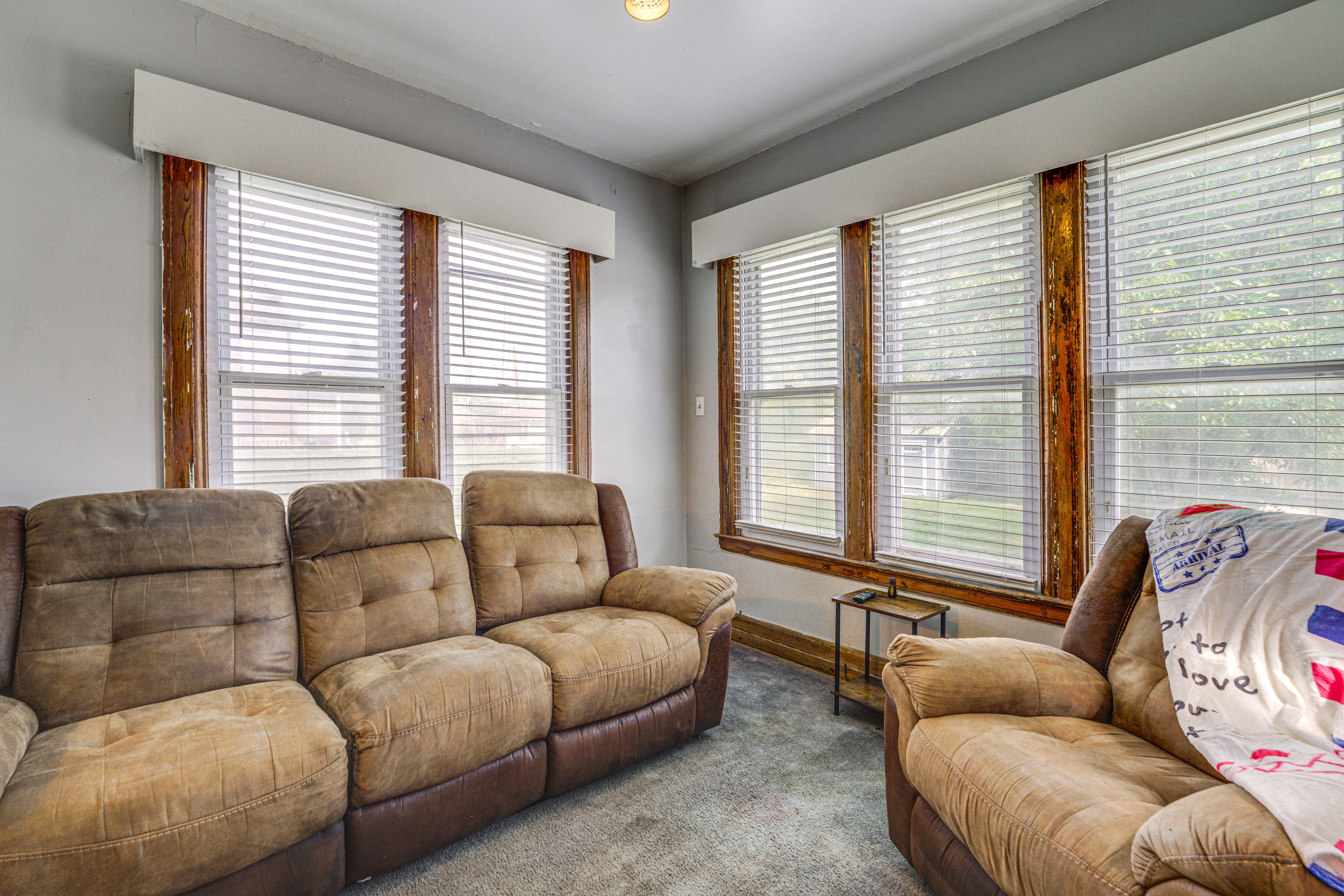 Family Room w/ Smart TV