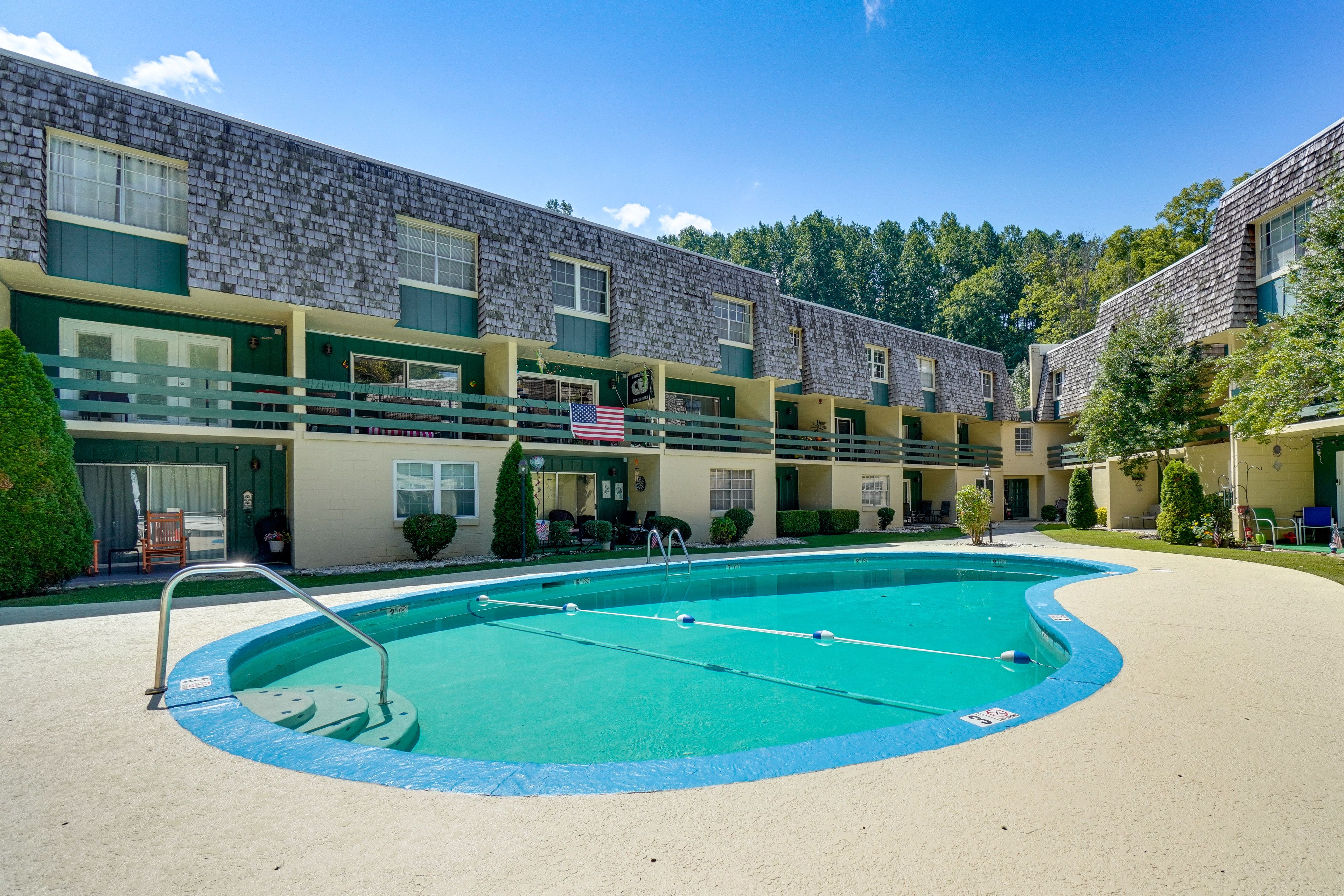 Gatlinburg Vacation Rental | 1BR | 1BA | 610 Sq Ft
