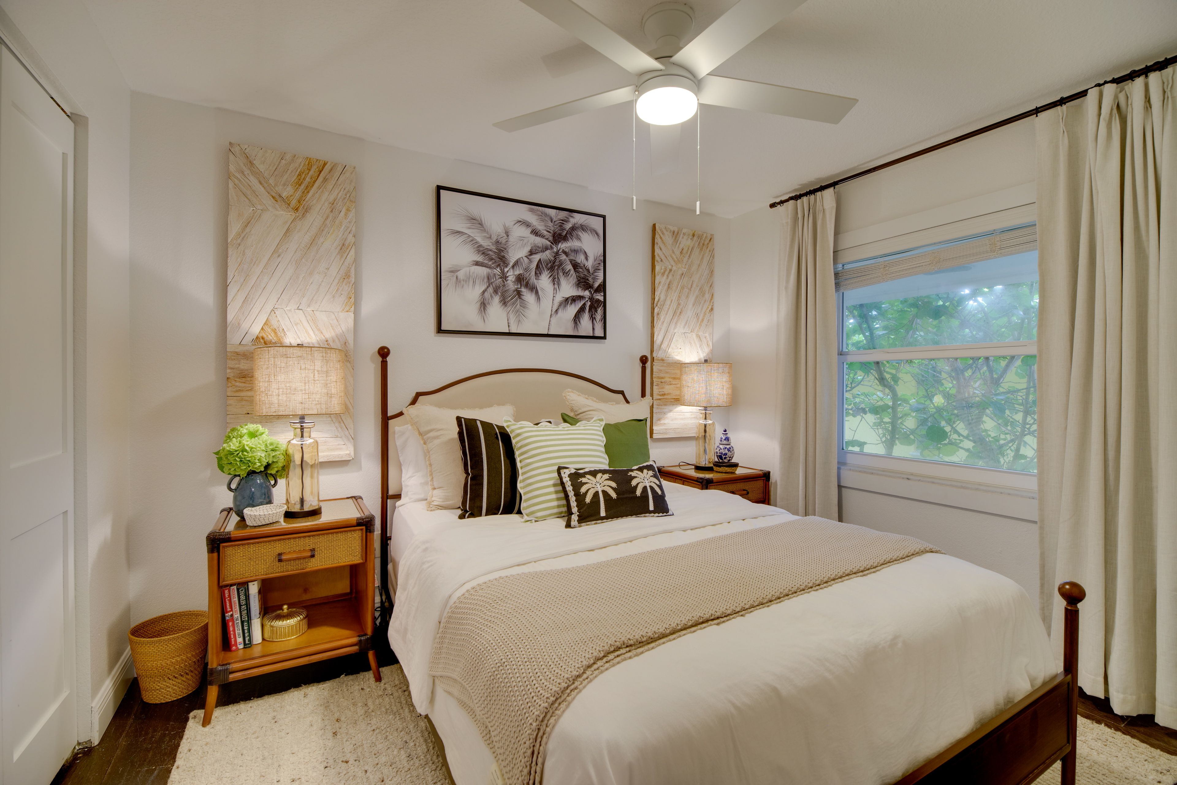 Bedroom 2 | Queen Bed