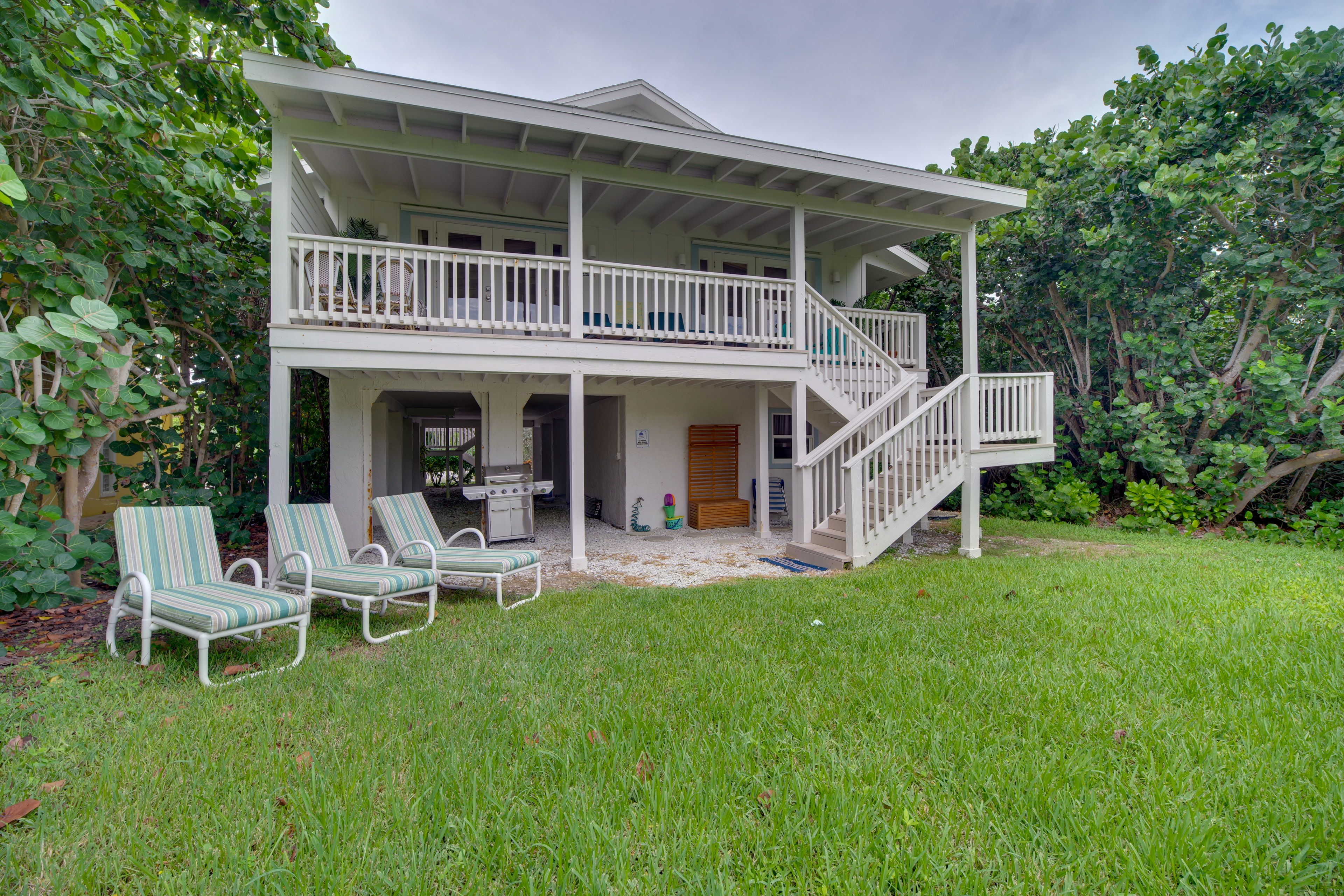 Vero Beach Vacation Rental | 3BR | 2BA | 1,450 Sq Ft | Stairs to Enter