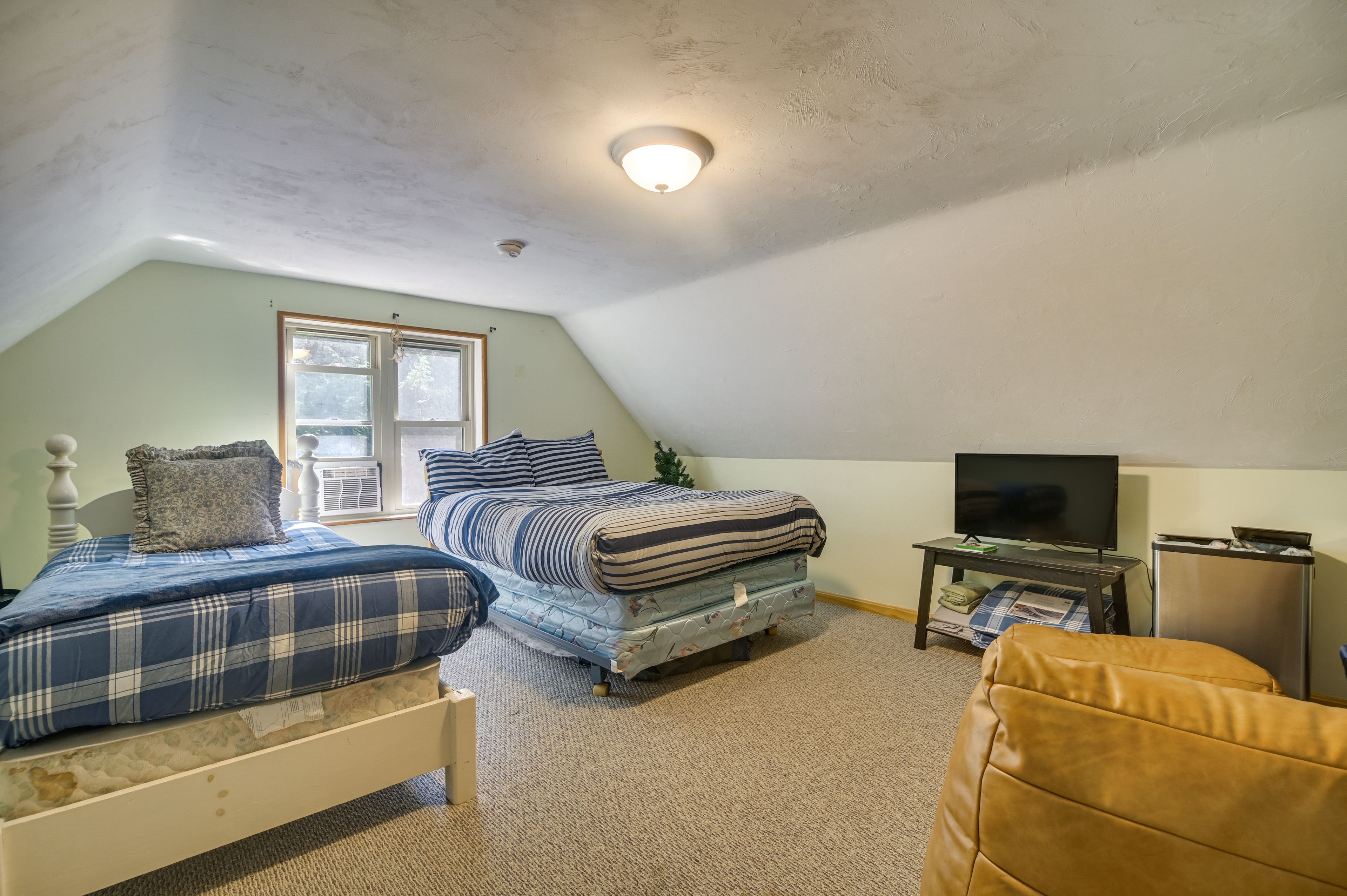 Bedroom | 2 Full Beds