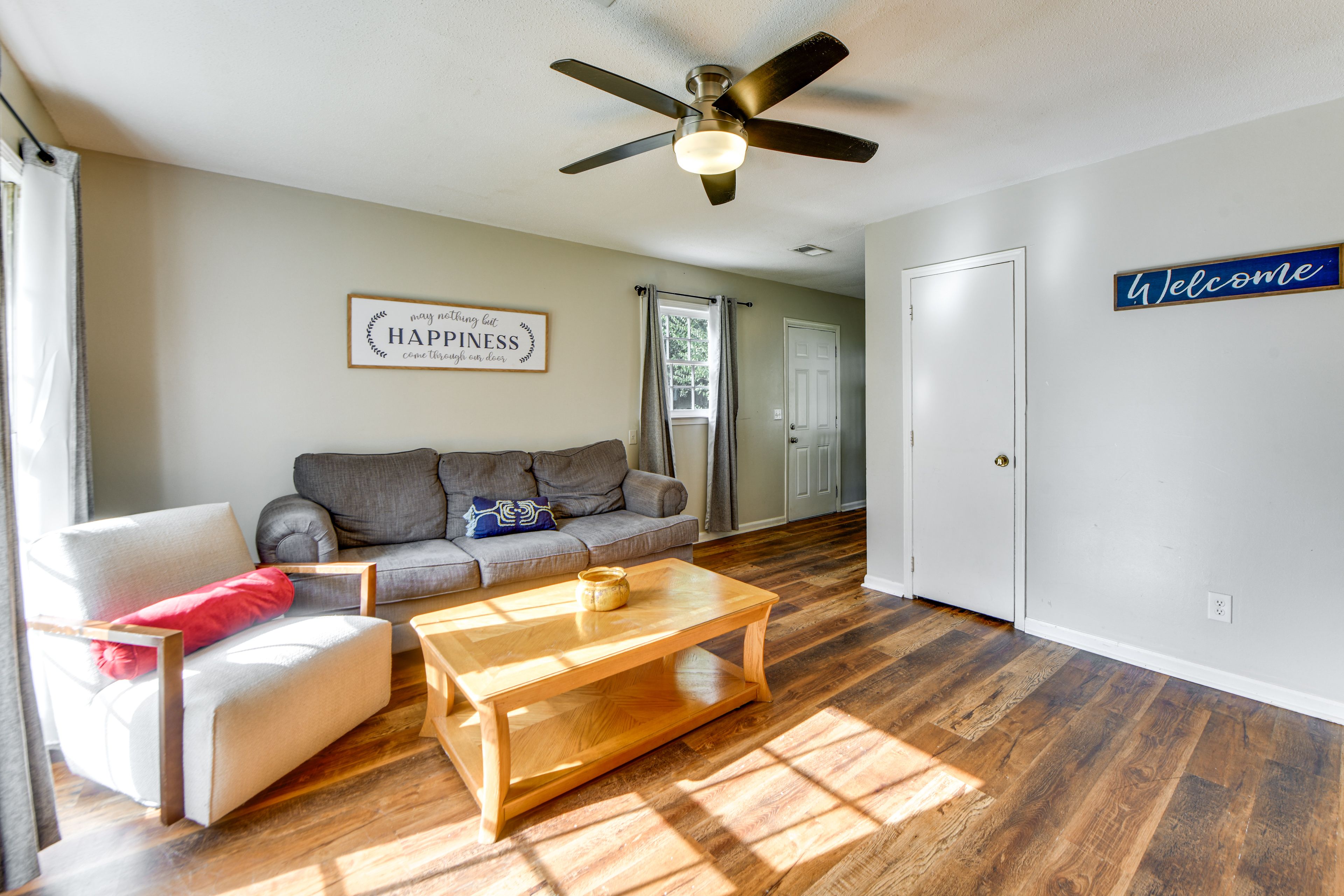 Living Room | Smart TV