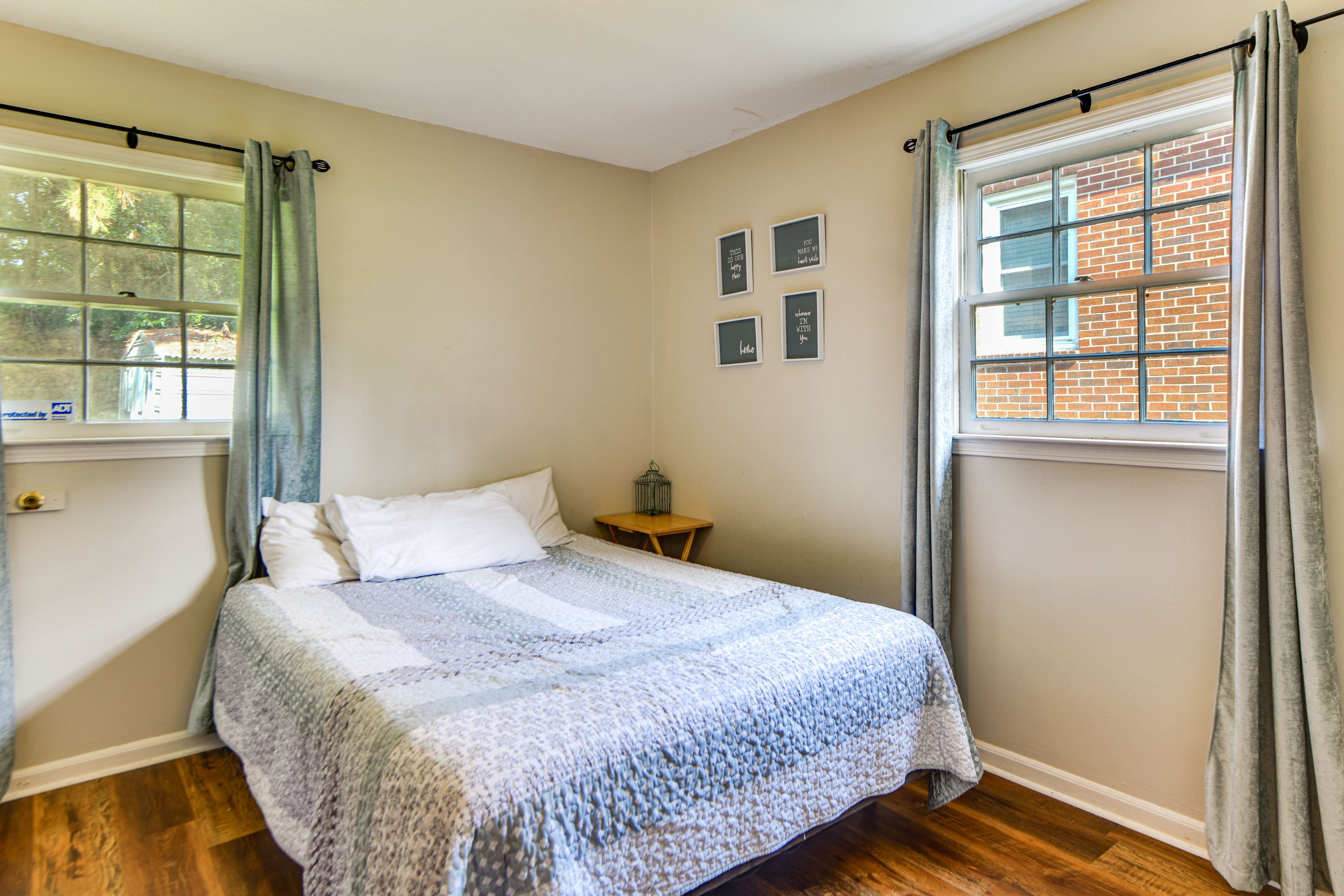 Bedroom | Full Bed | Smart TV