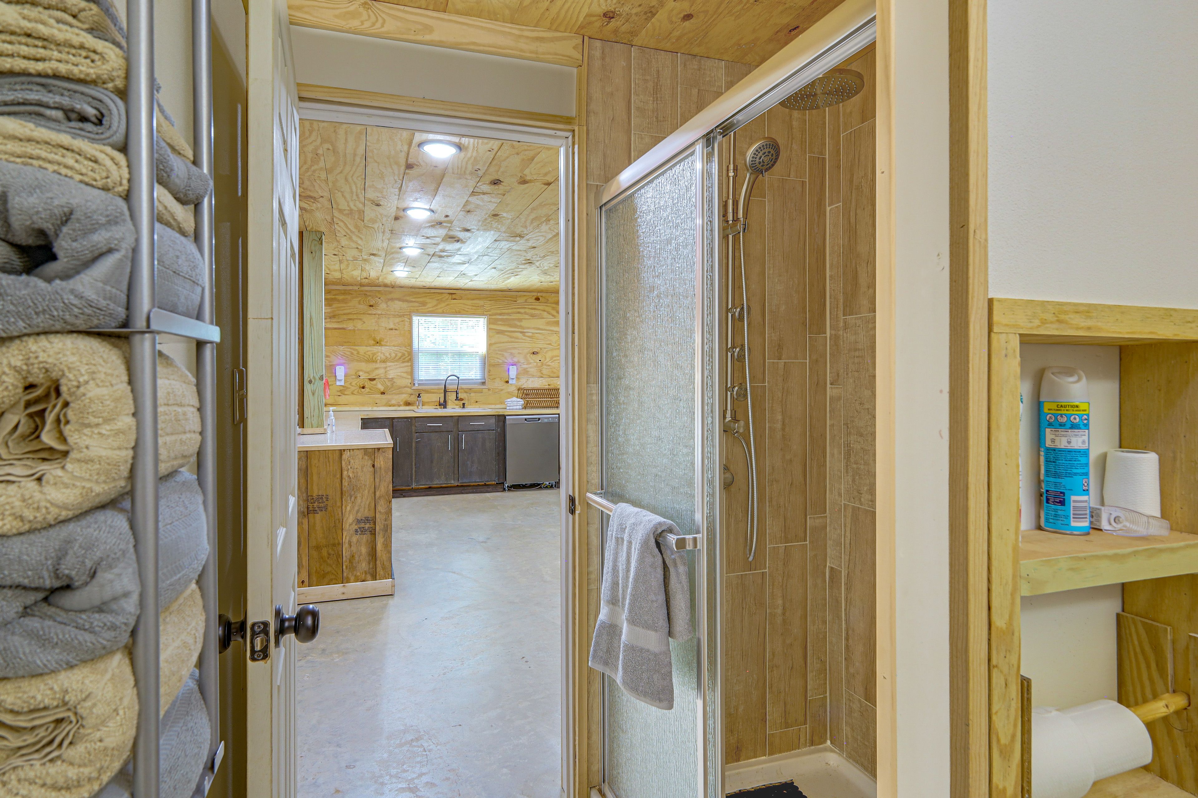 Bathroom | 1st Floor