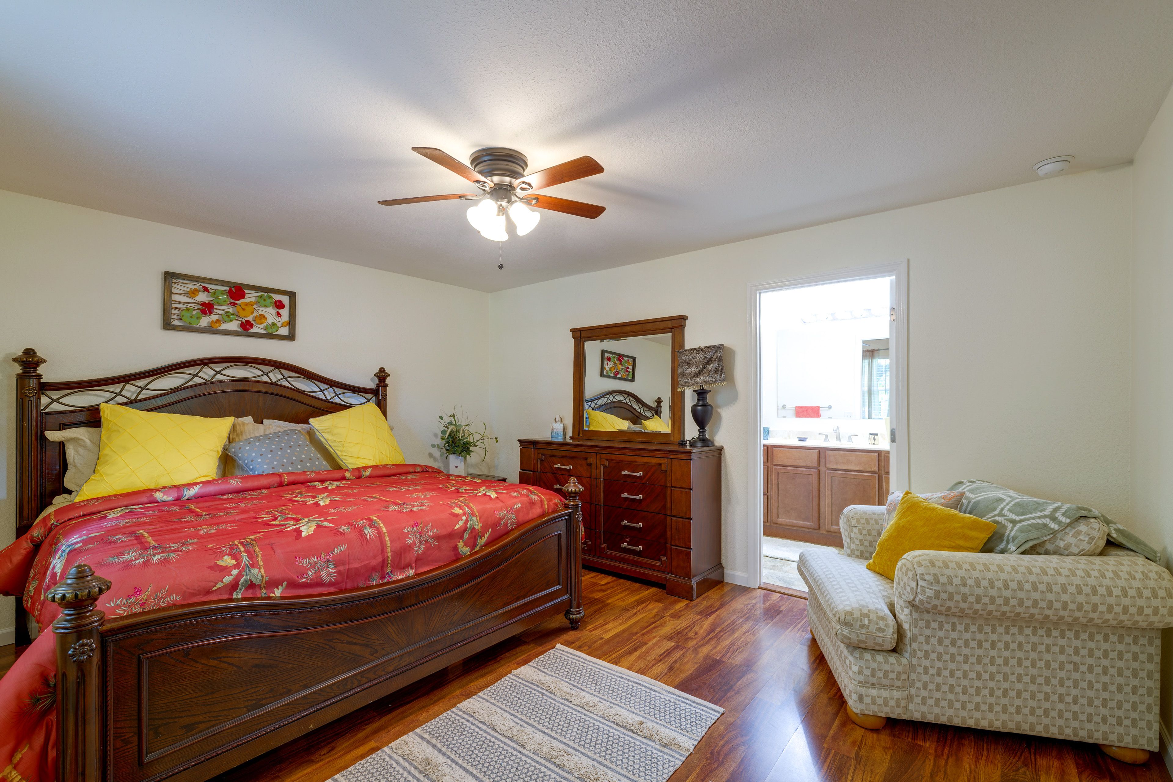 Bedroom 1 | King Bed