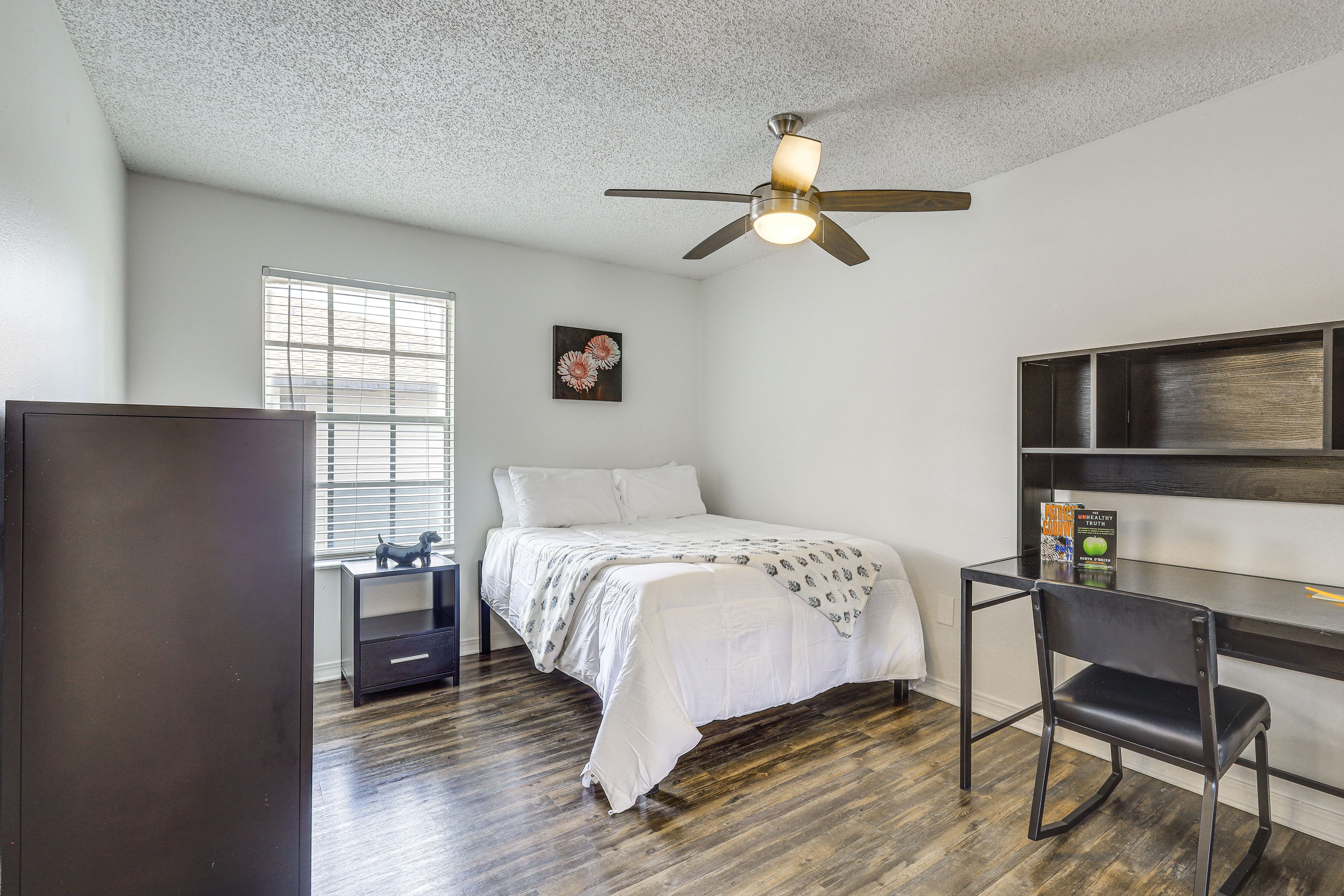 Bedroom | Full Bed