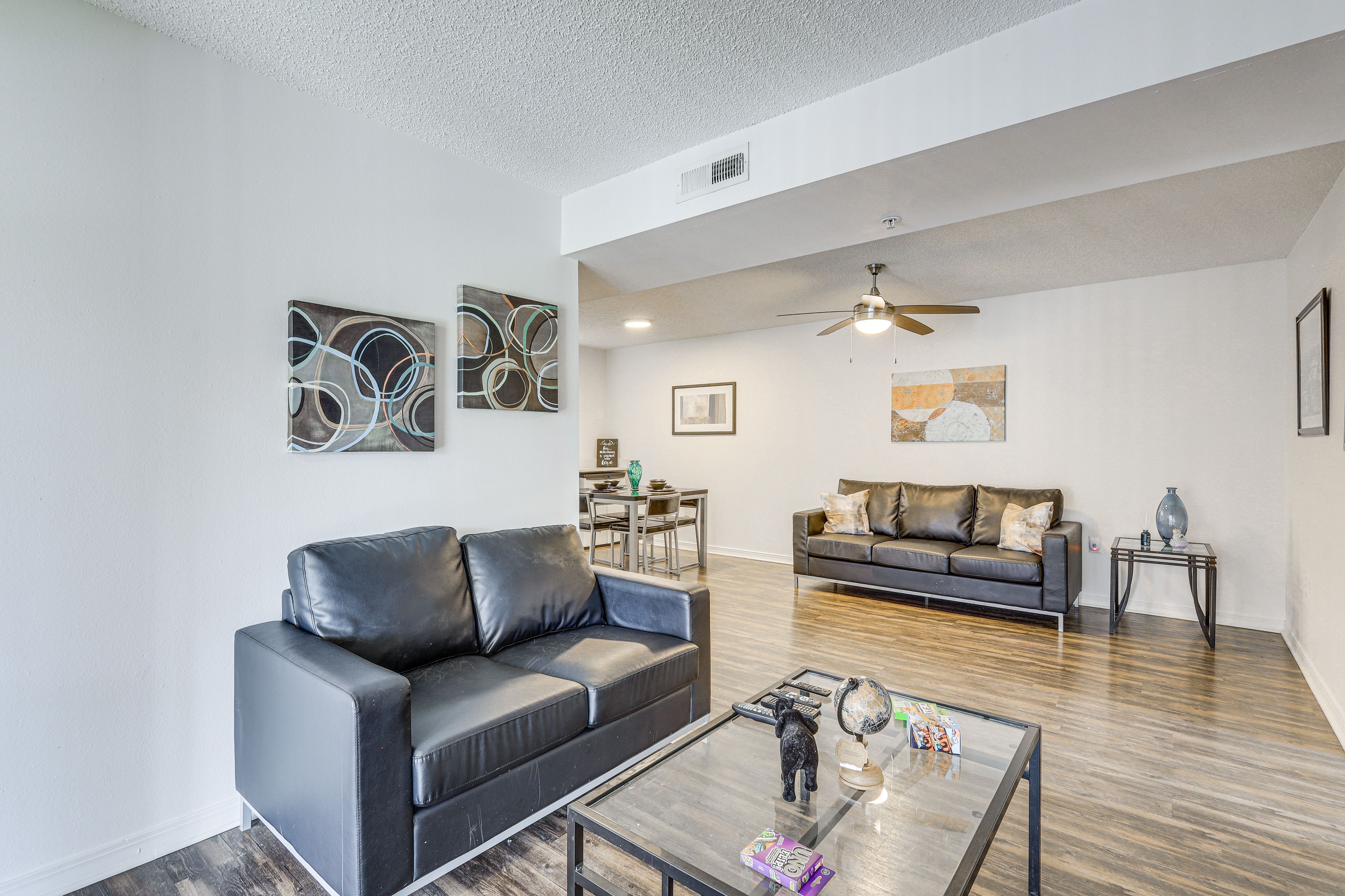Living Room | Smart TV