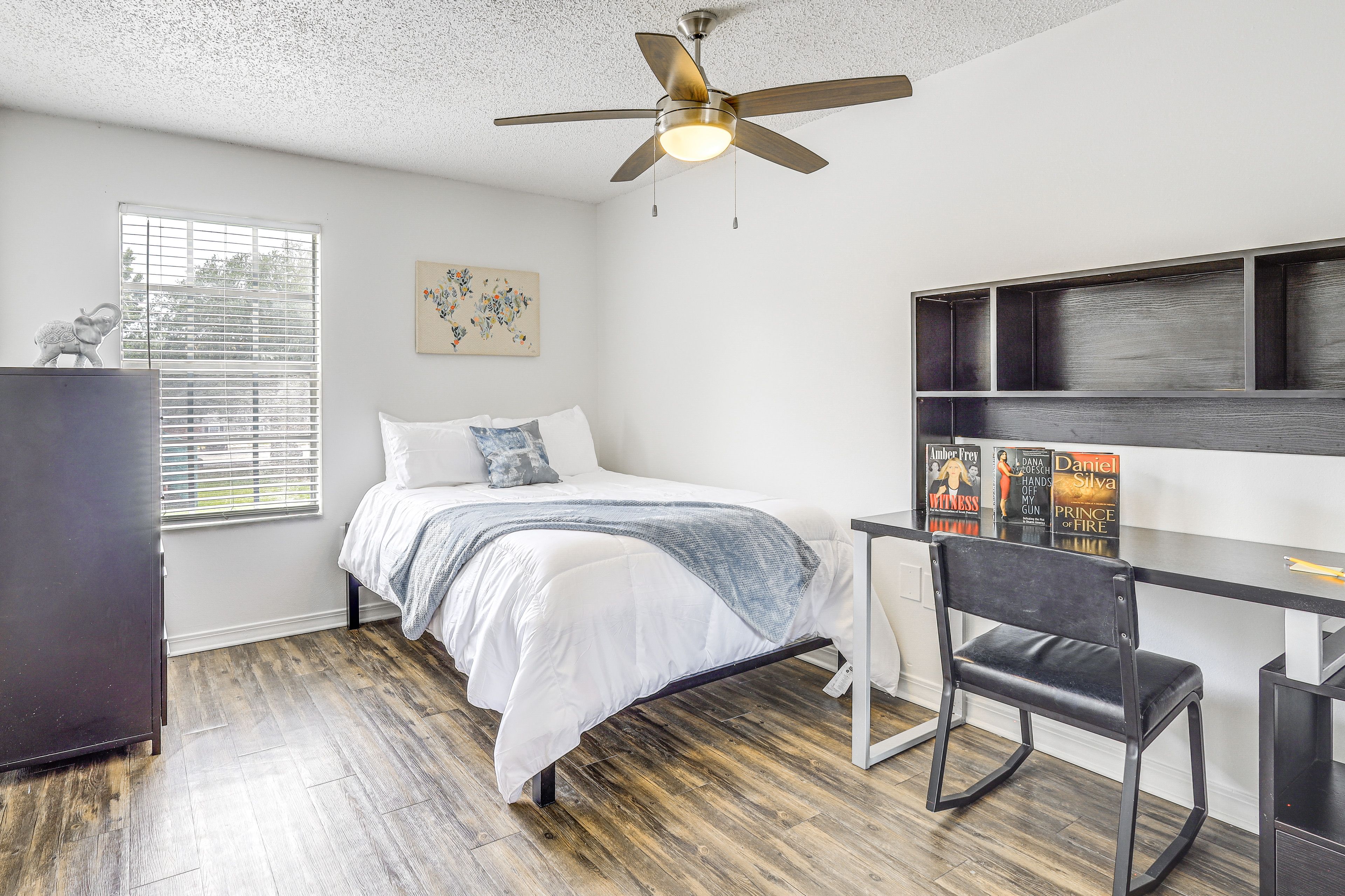 Bedroom | Full Bed