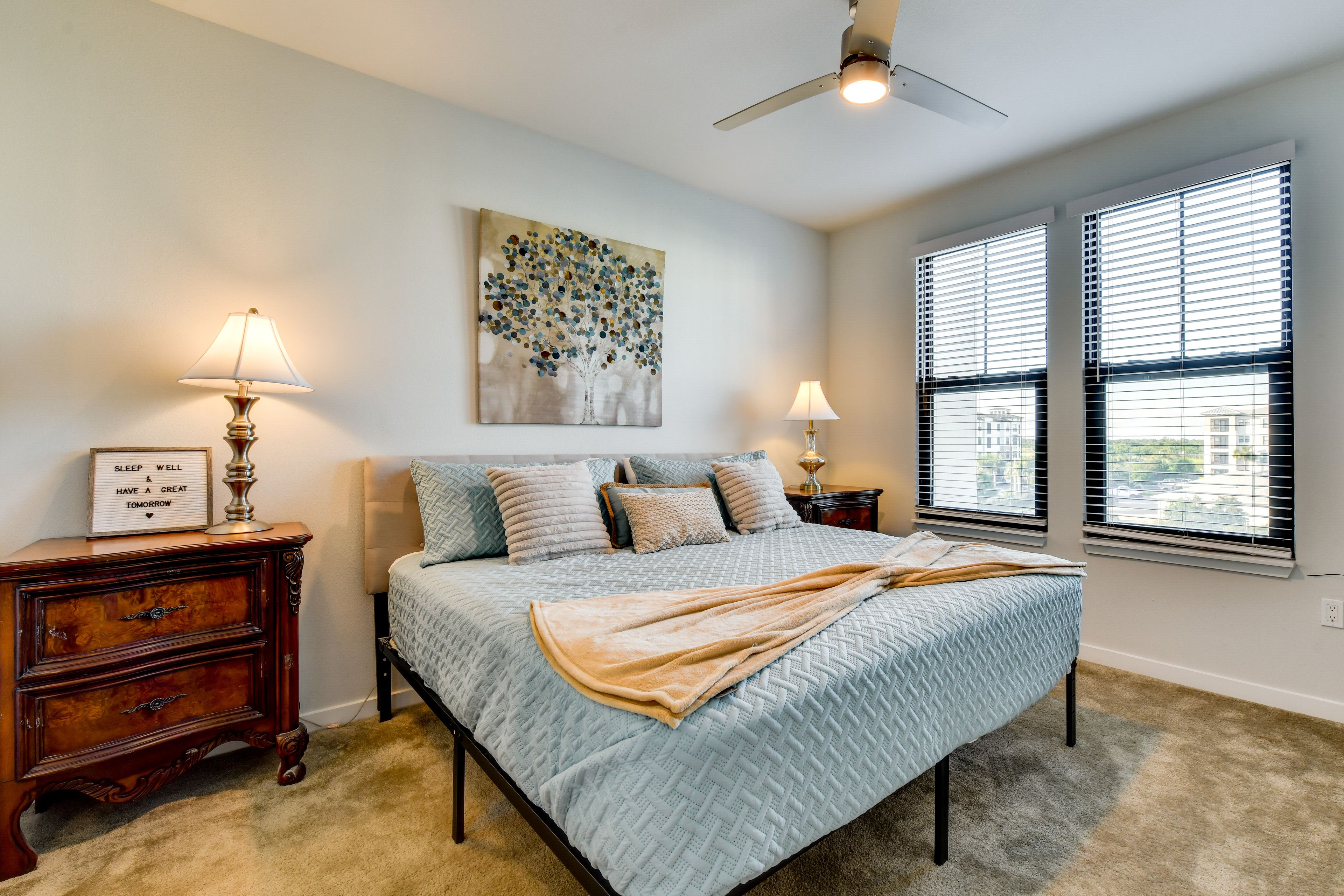 Bedroom 1 | King Bed