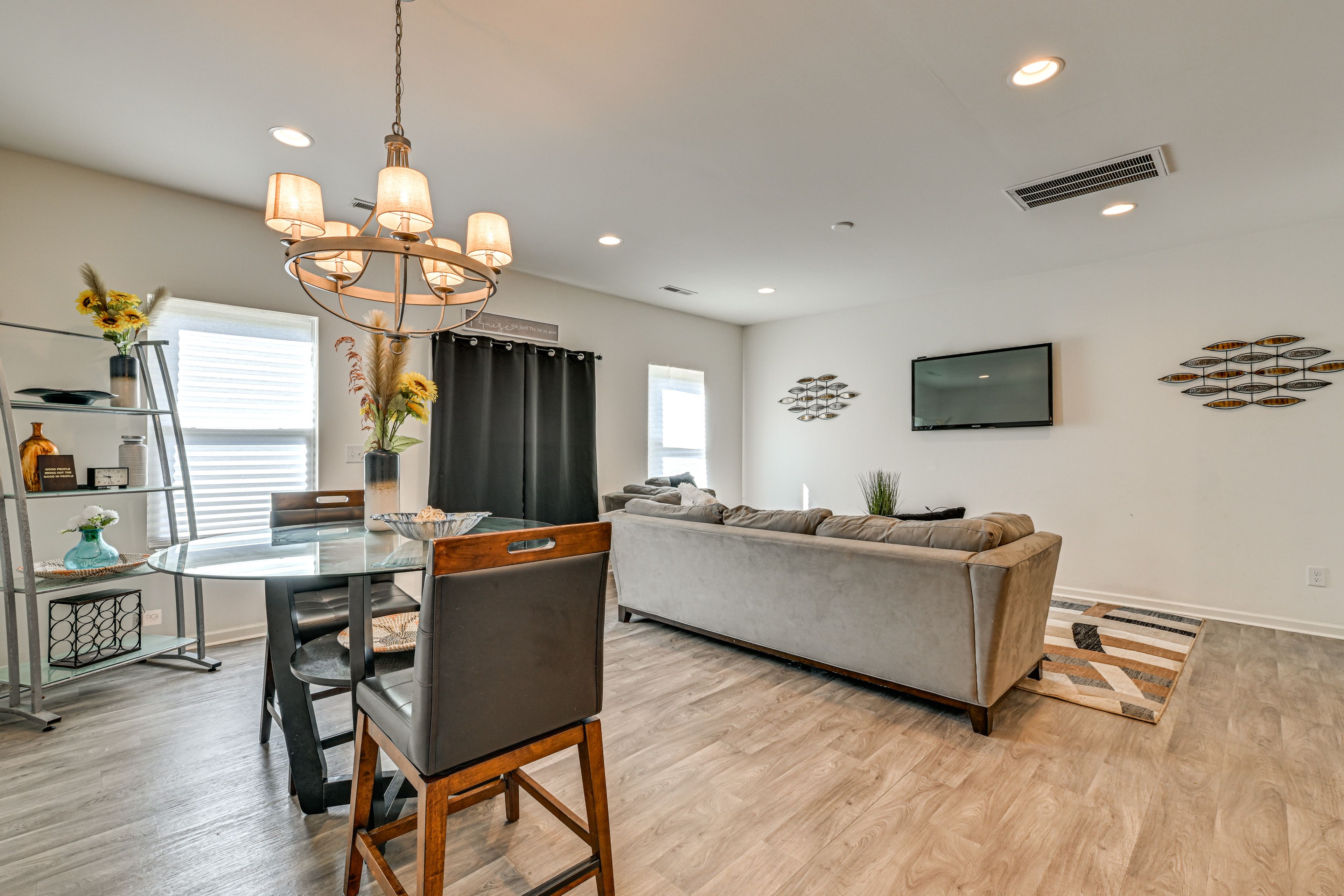 Dining Area | 1st Floor