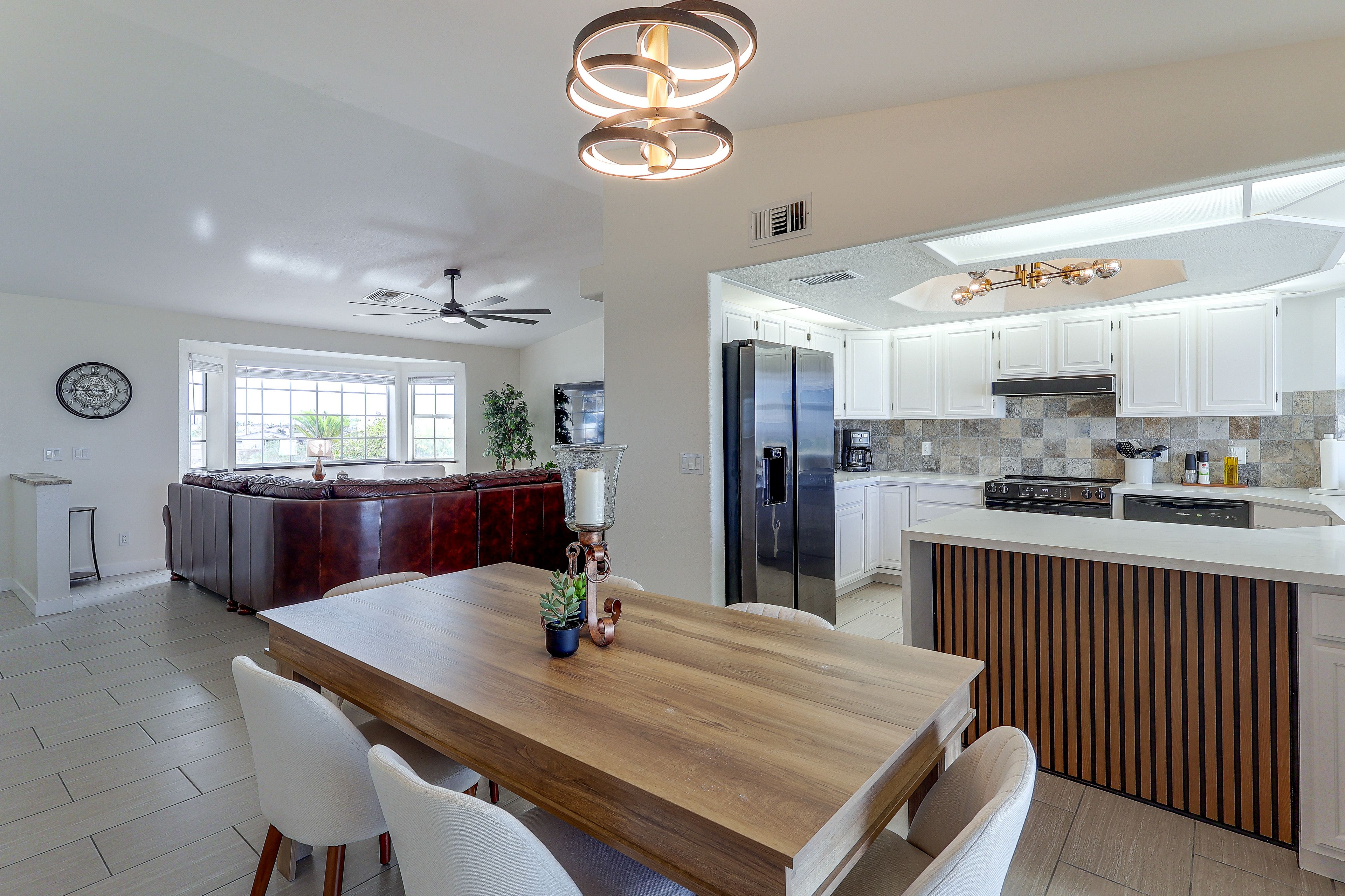 Kitchen & Dining Area