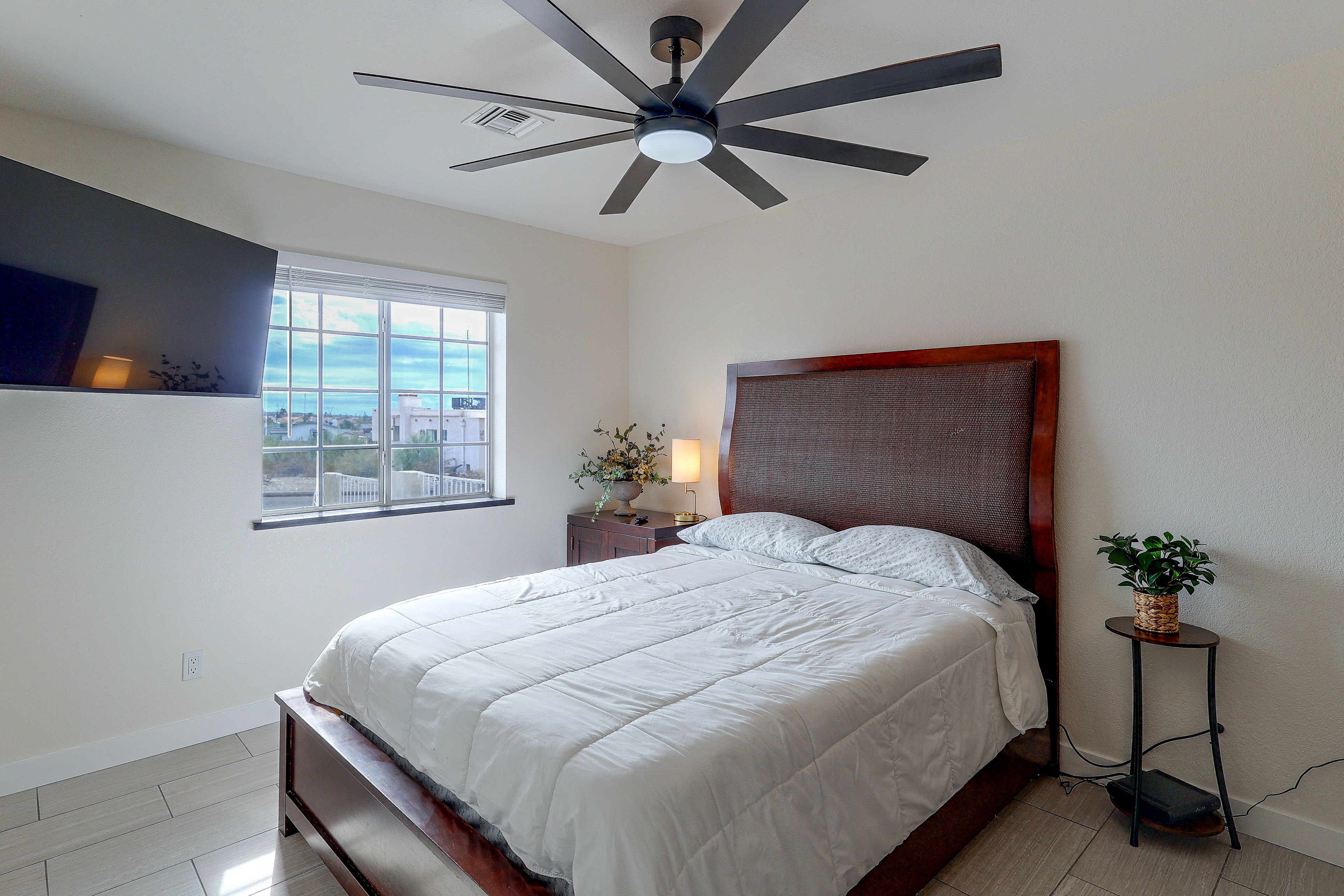 Bedroom 3 | Queen Bed