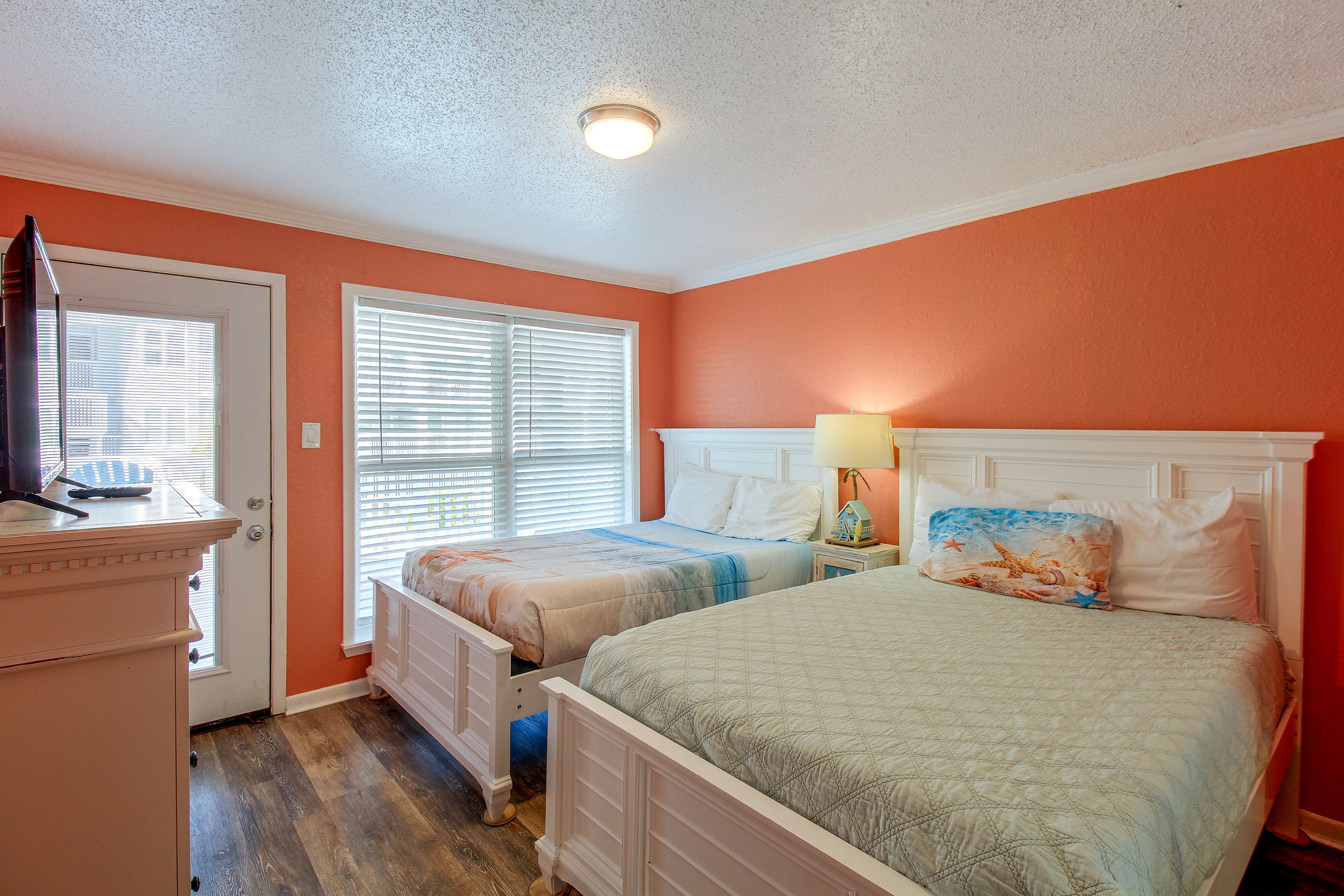 Bedroom 2 | 2 Queen Beds