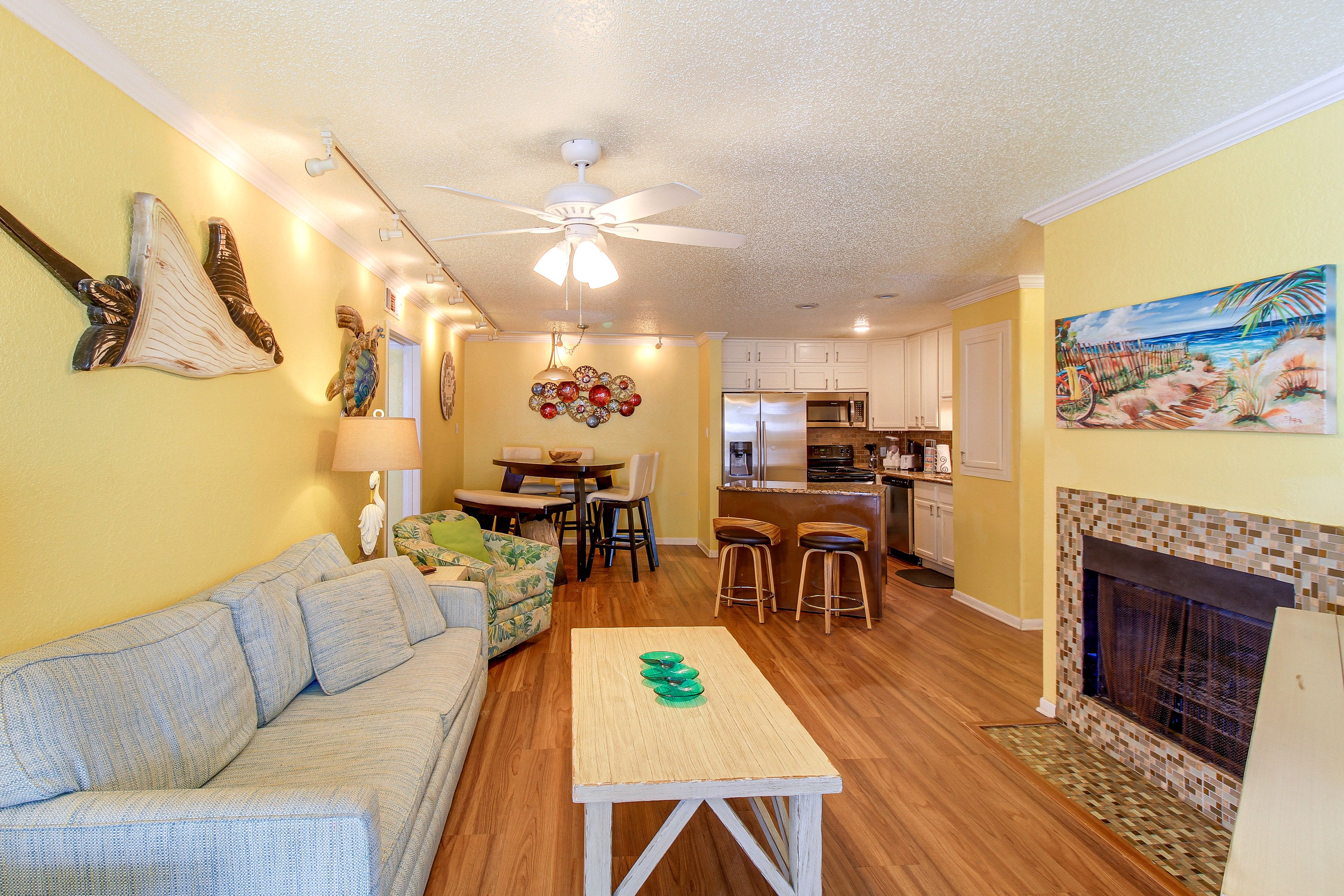 Port Aransas Vacation Rental | 2BR | 2BA | 1,080 Sq Ft | Stairs to Enter