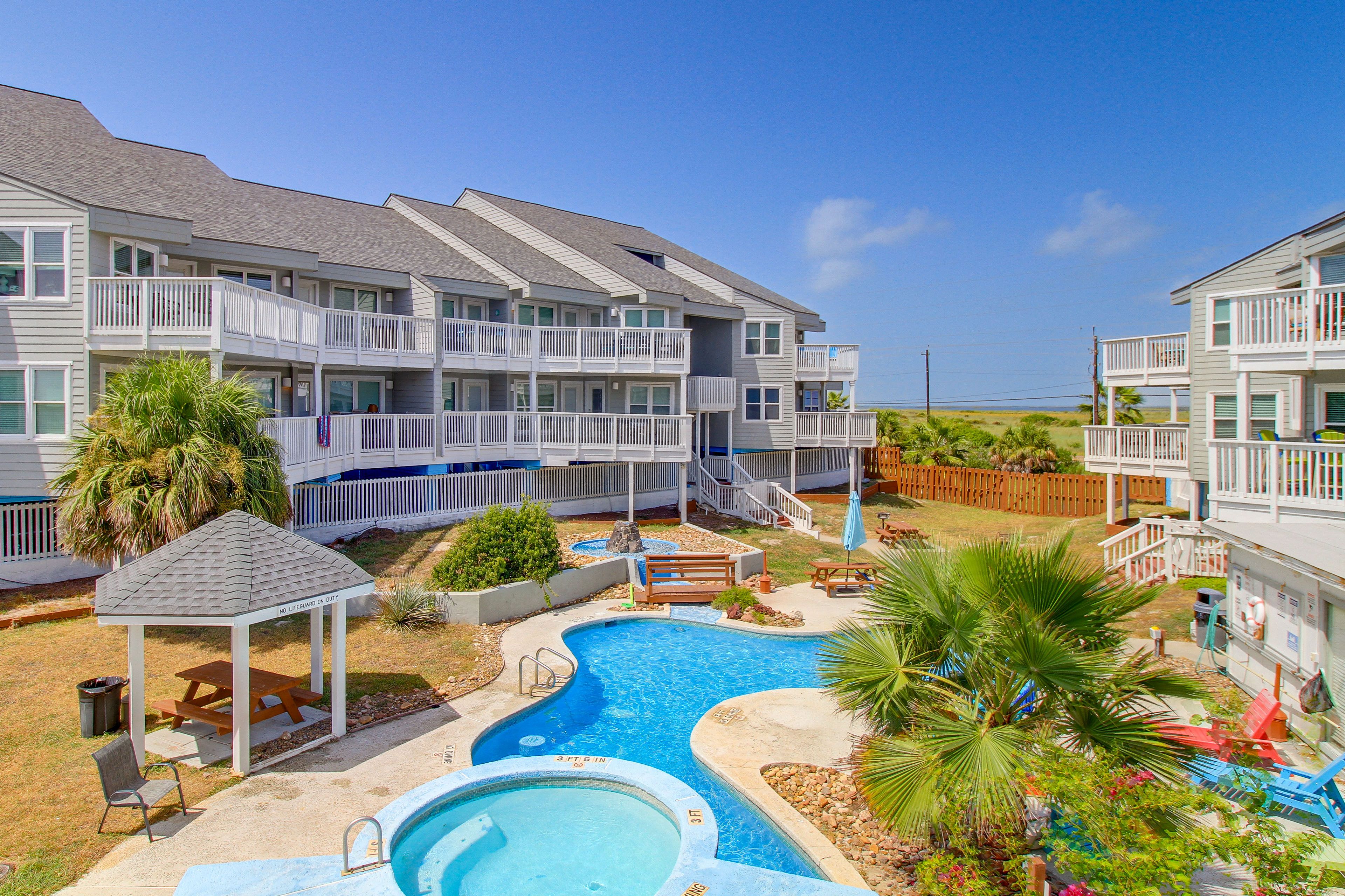Mustang Island Beach Club | Community Amenities