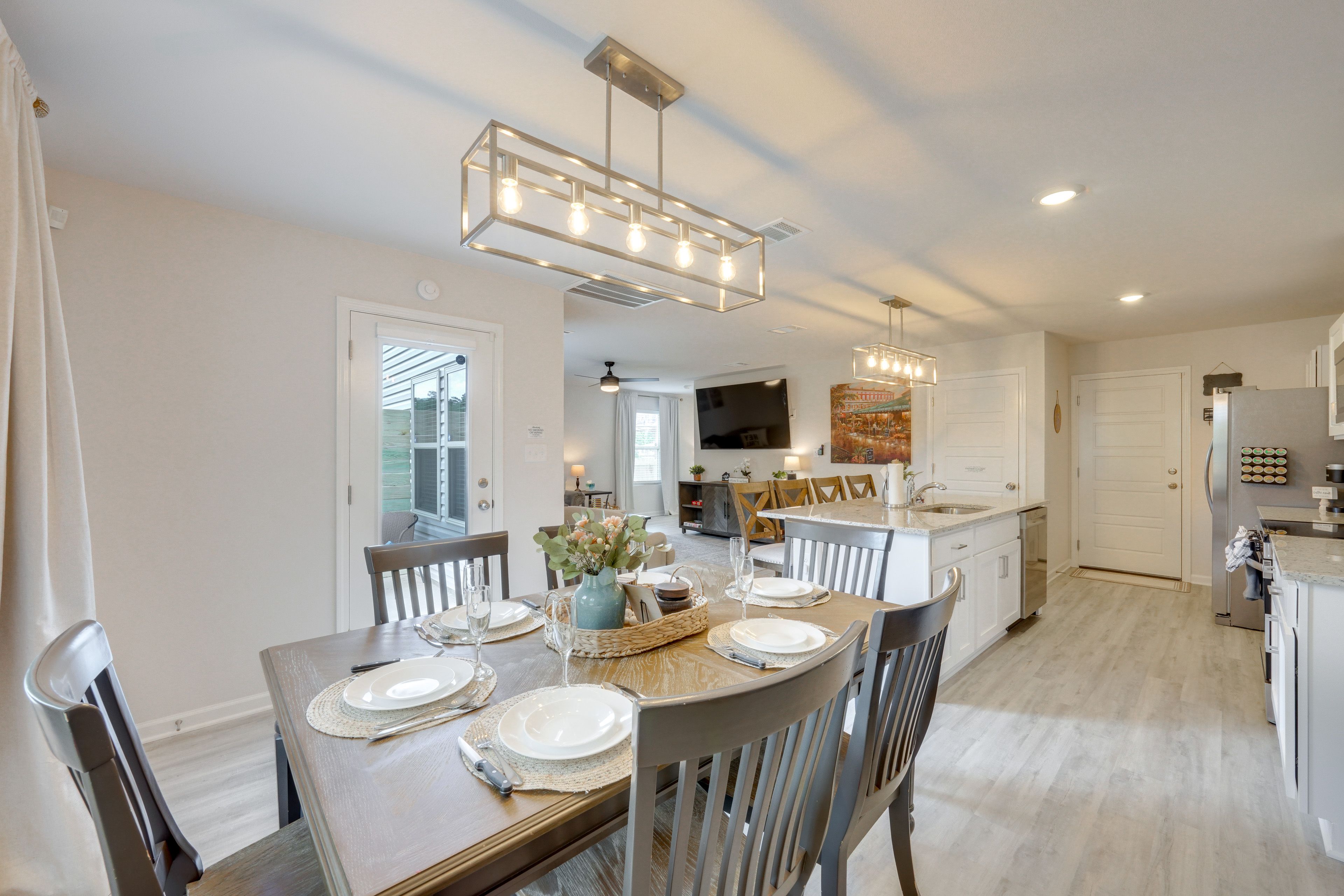 Dining Area | 1st Floor