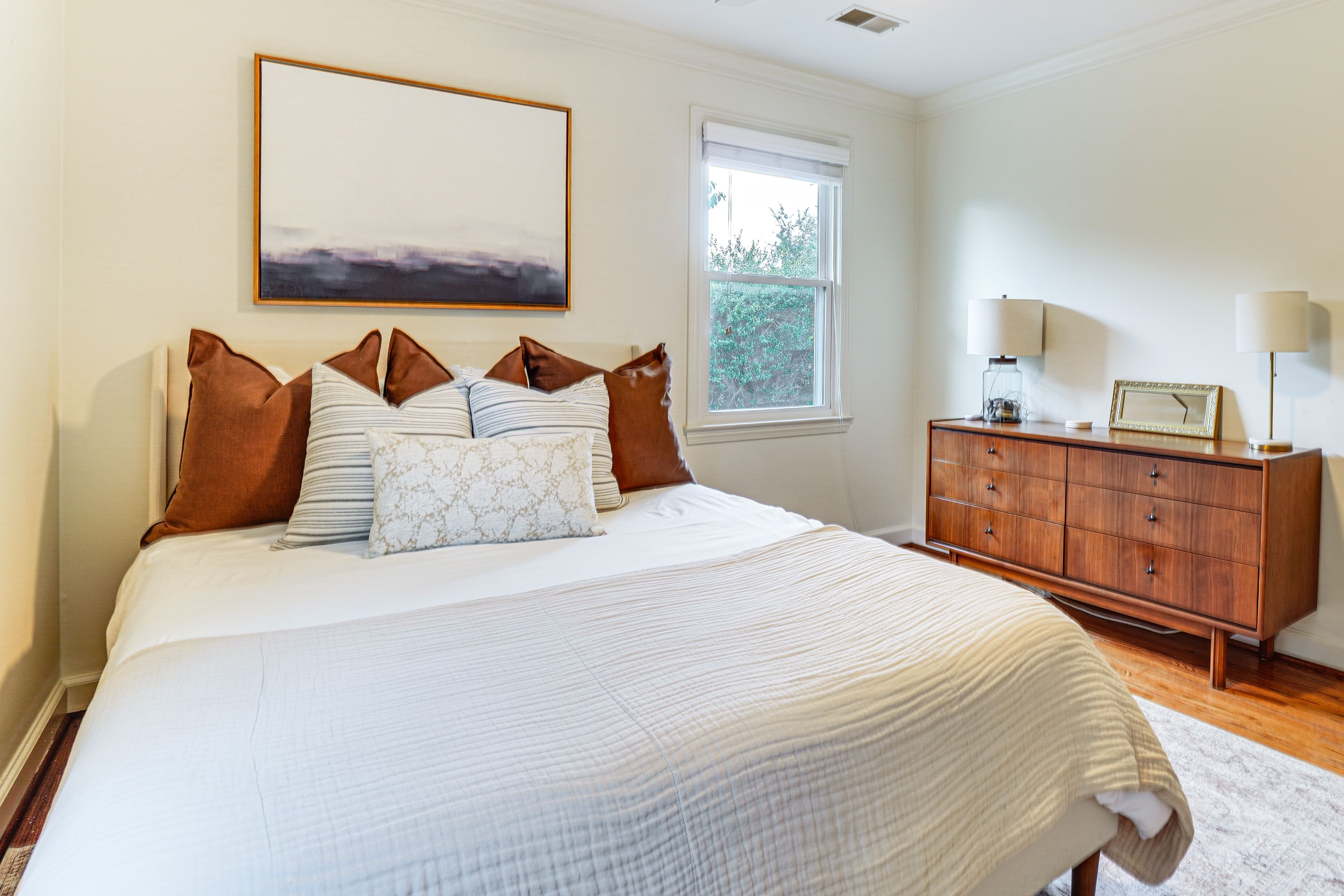 Bedroom | Queen Bed