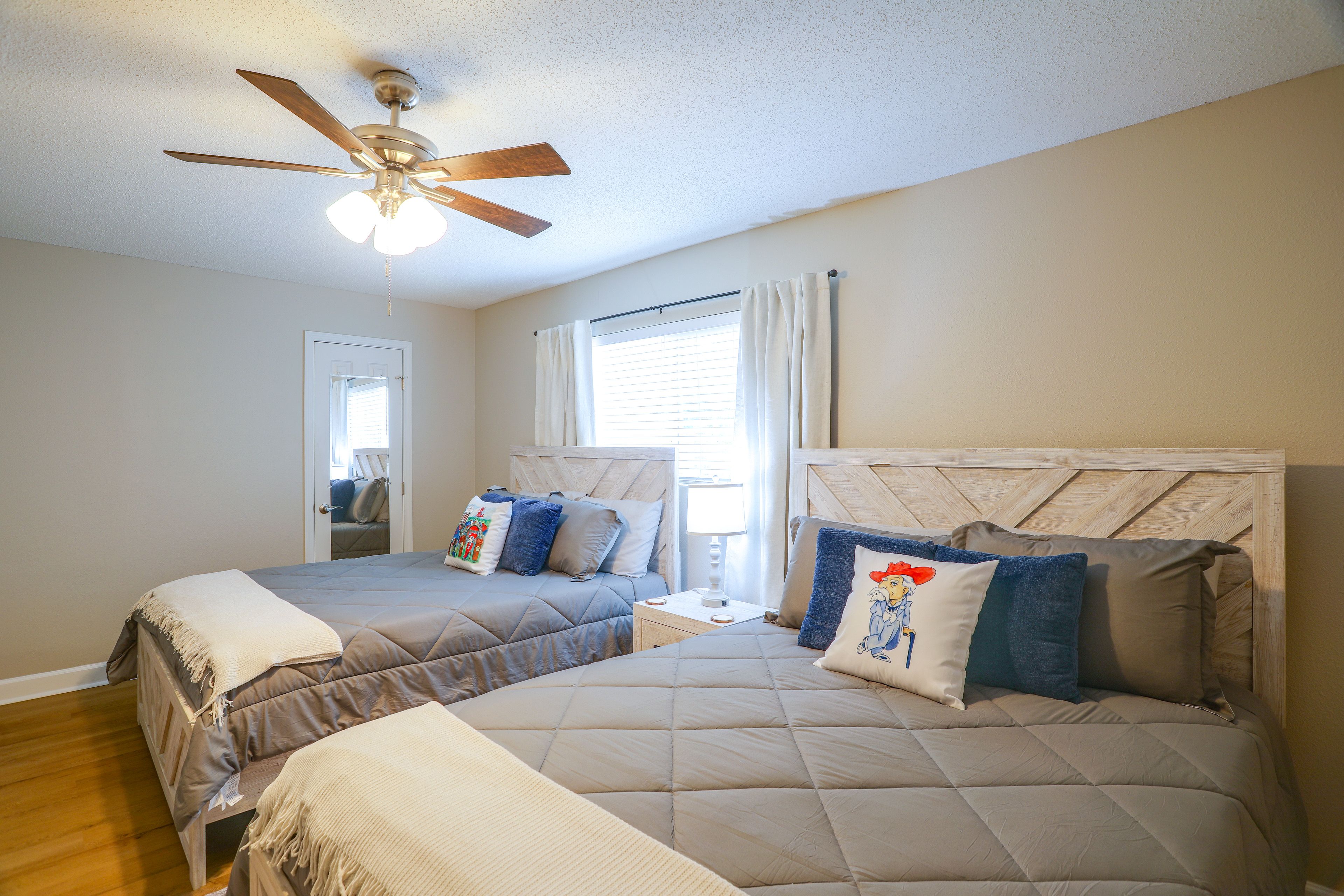 Bedroom | 2 Queen Beds