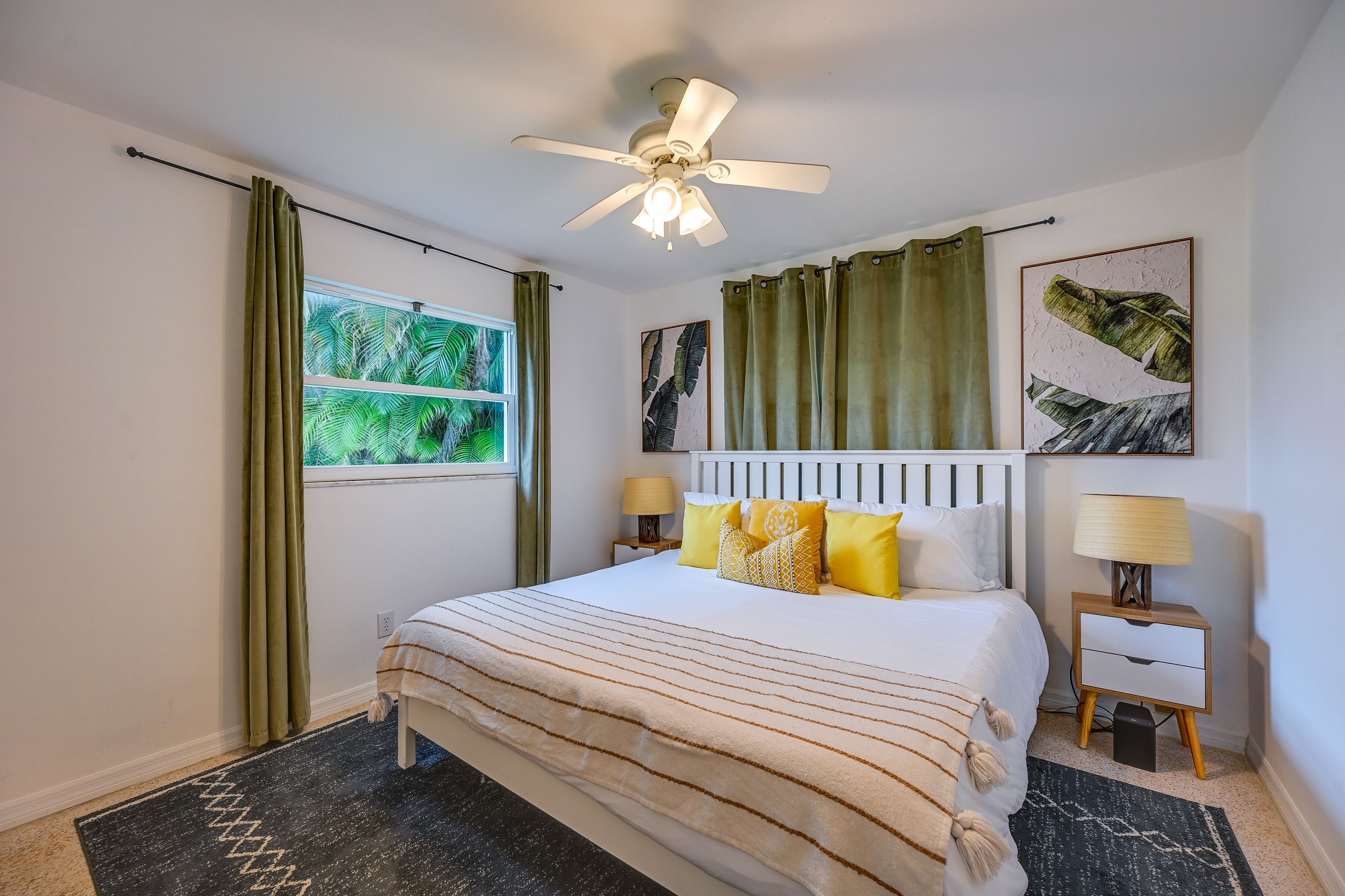 Bedroom 2 | King Bed