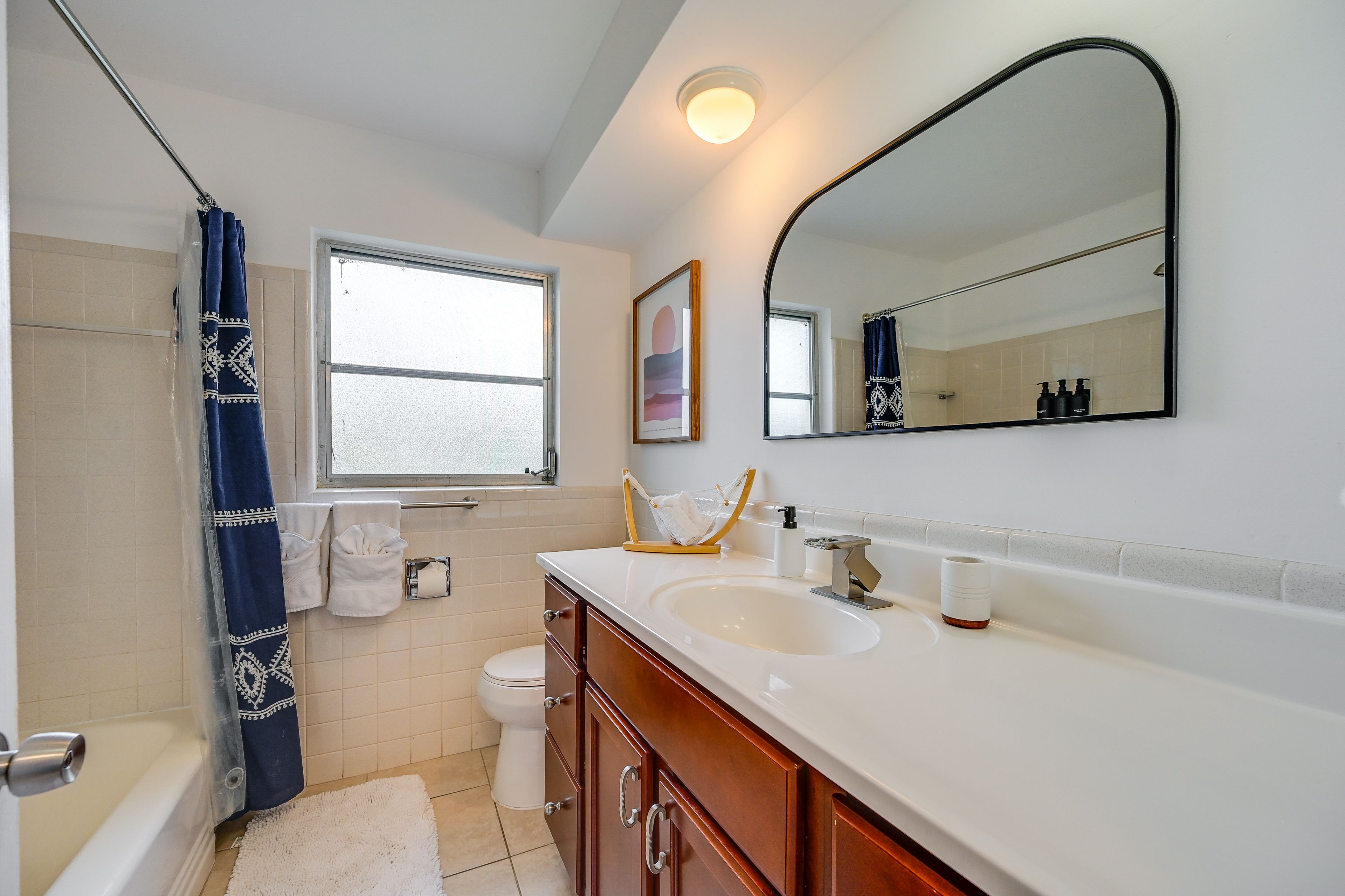 Full Bathroom