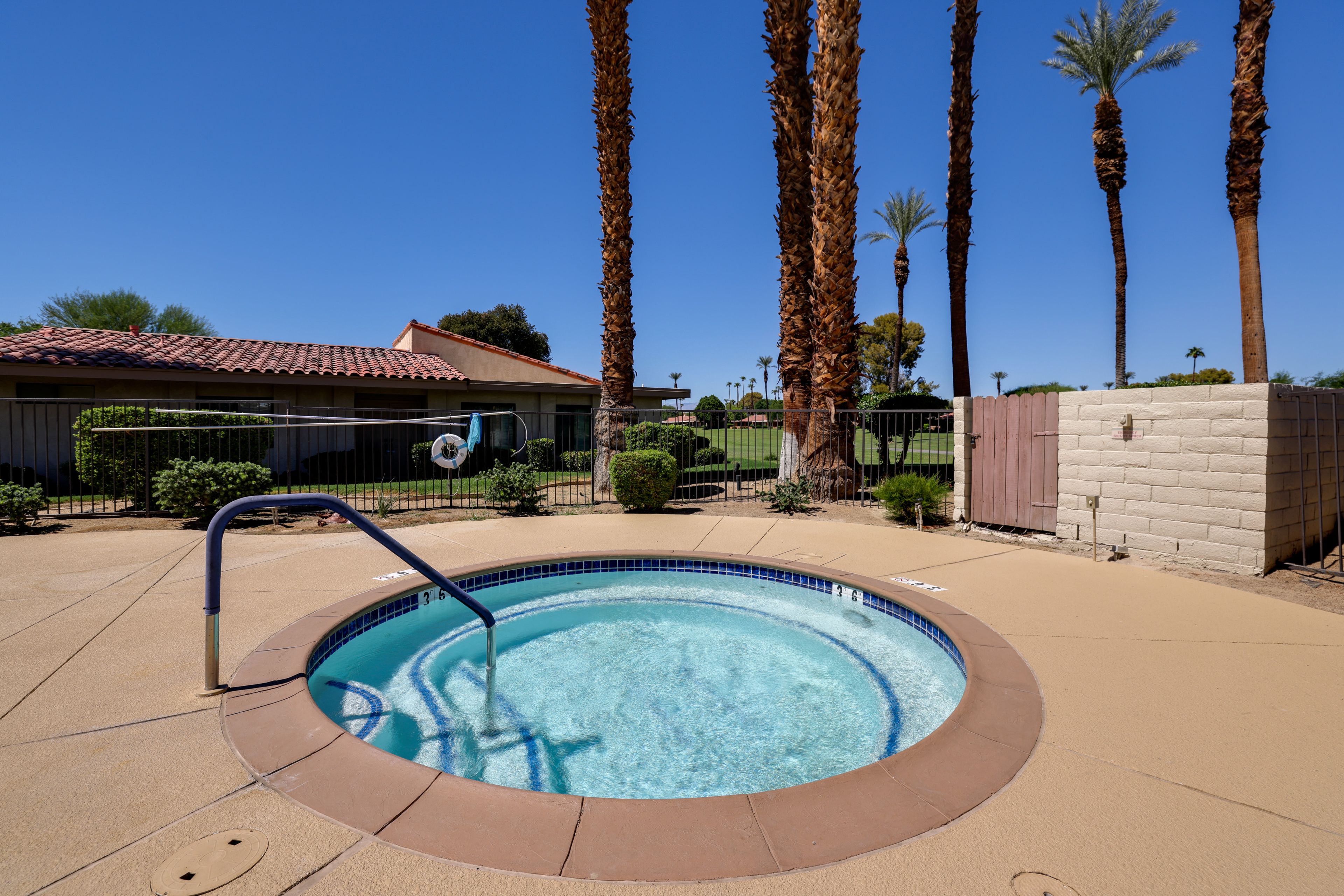 Sunrise Country Club Amenities