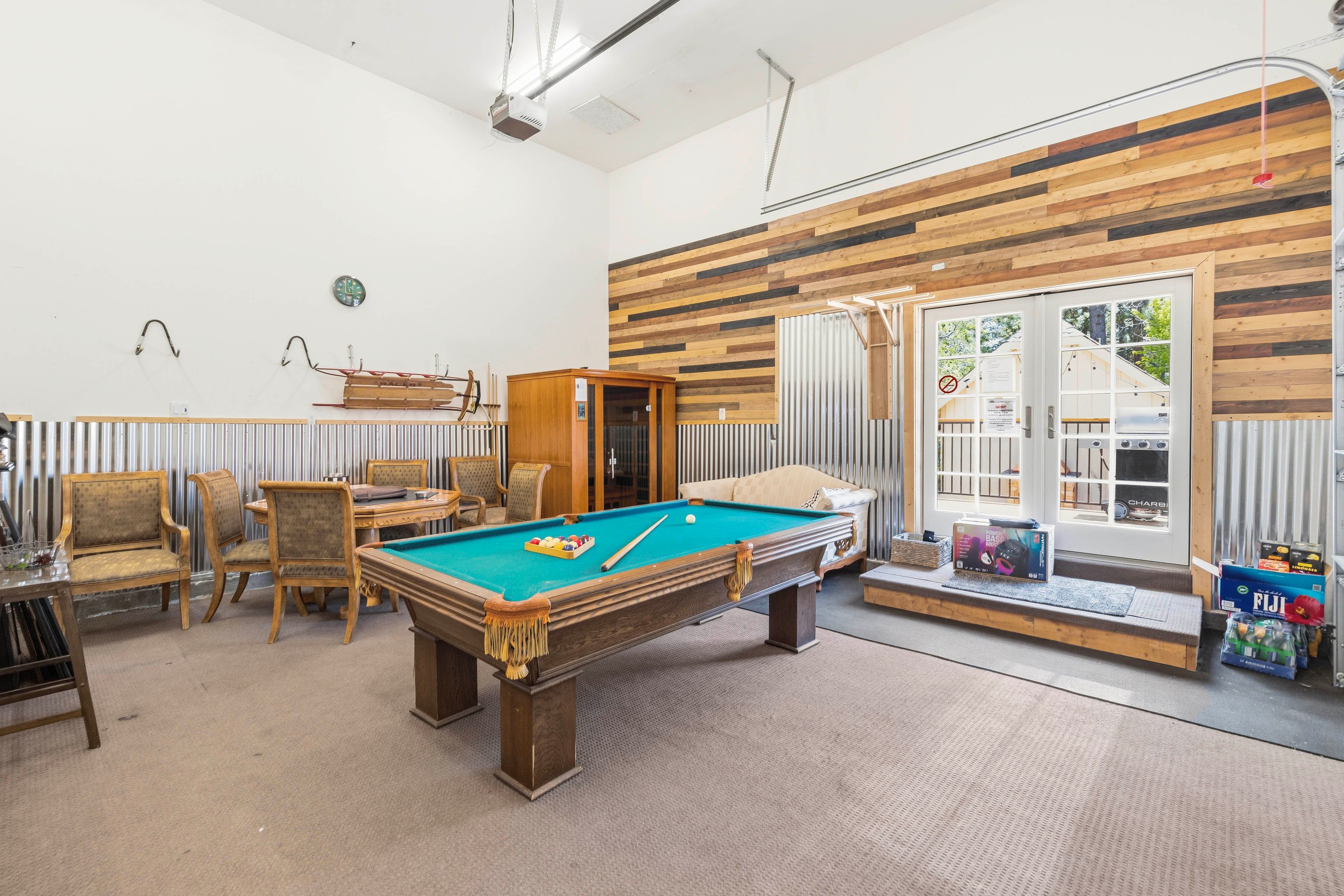 Game Room (Garage)