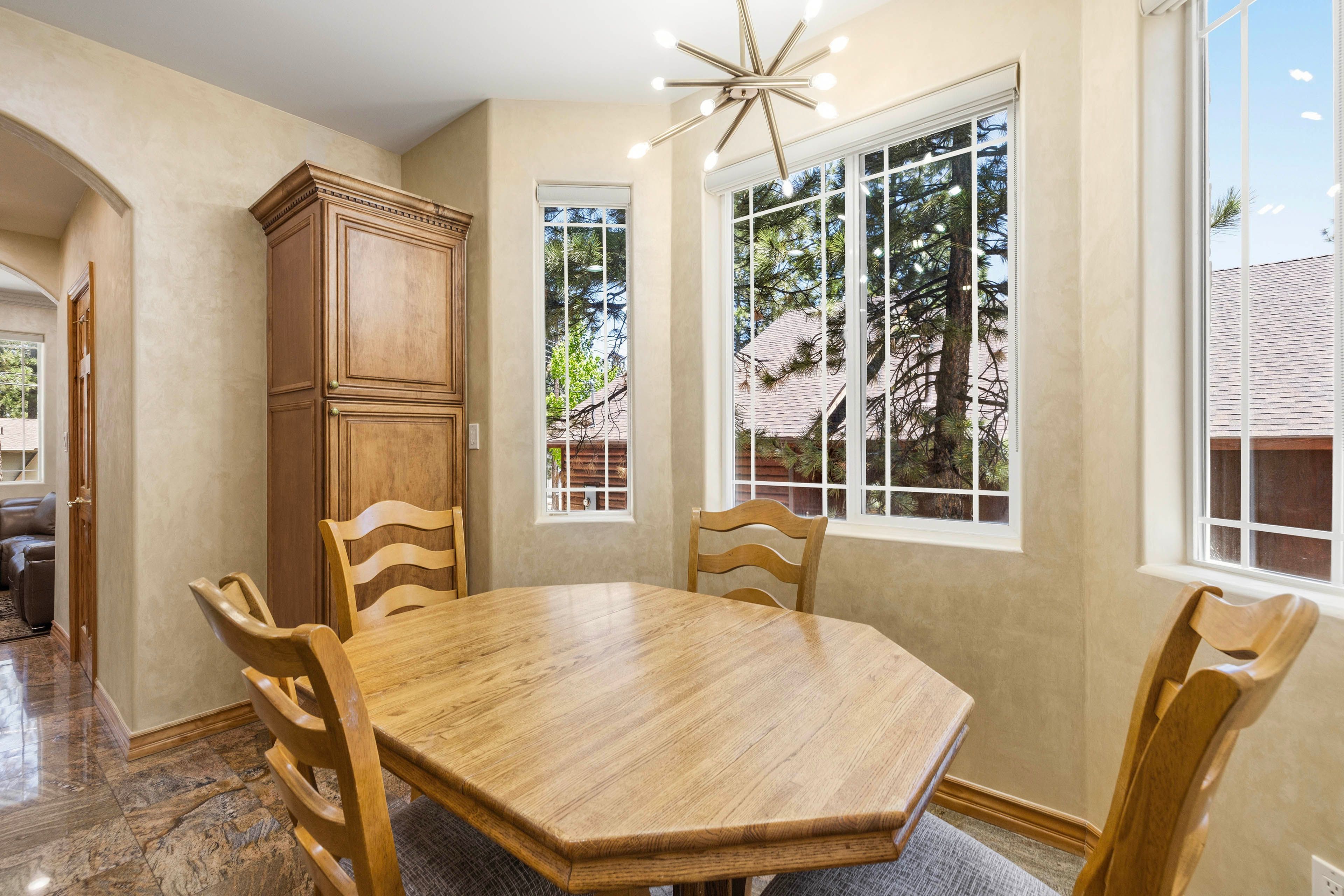 Breakfast Nook | 1st Floor