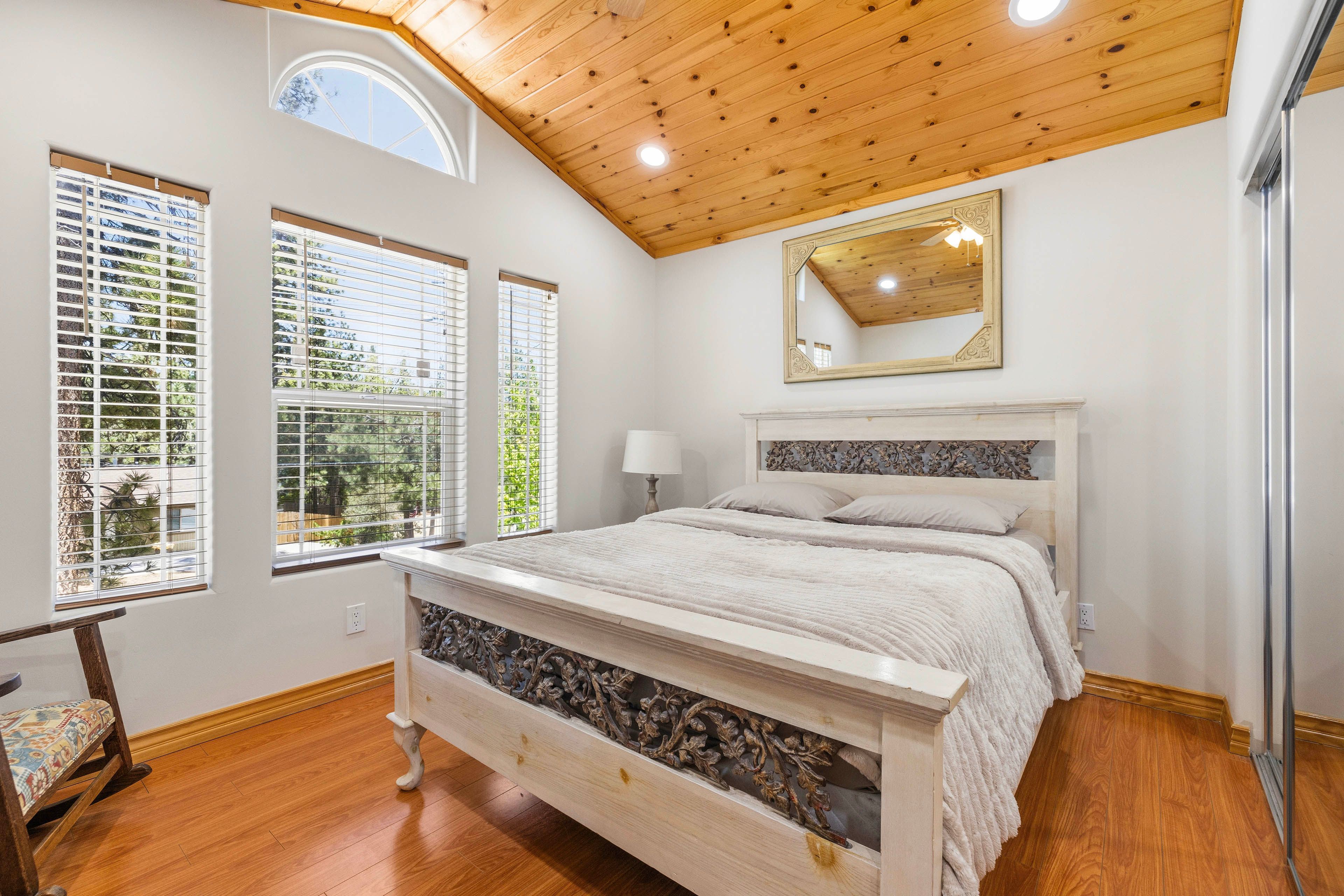 Bedroom 2 | 2nd Floor | Queen Bed