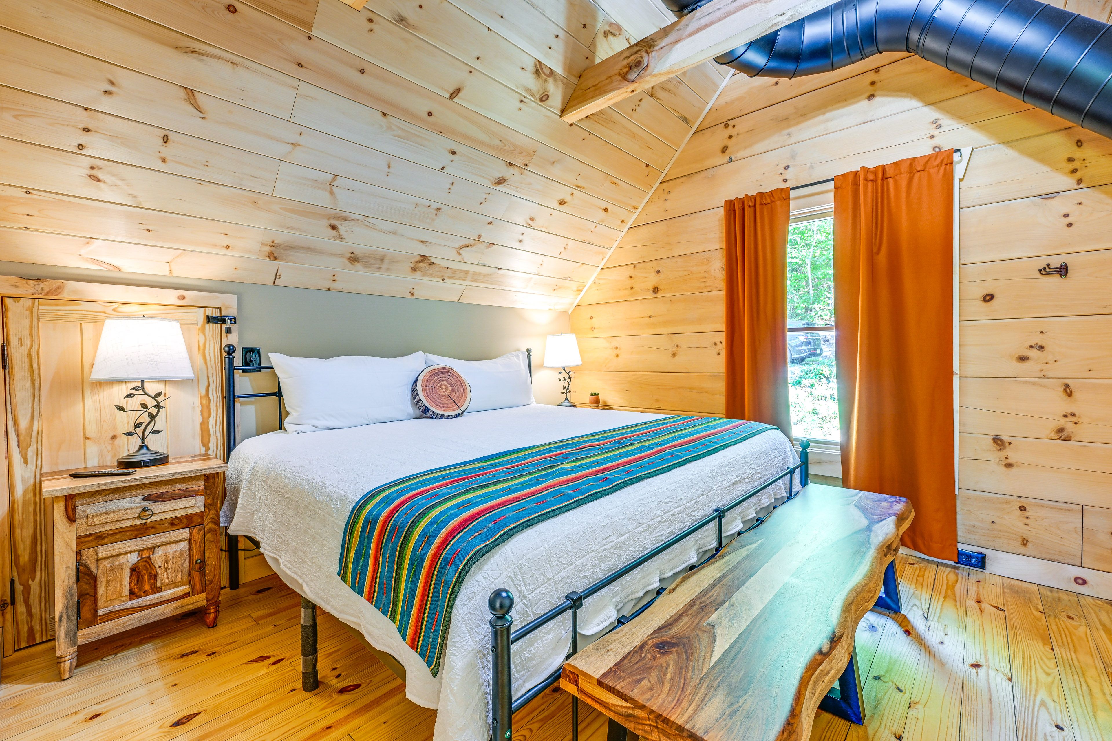 Bedroom 1 | King Bed