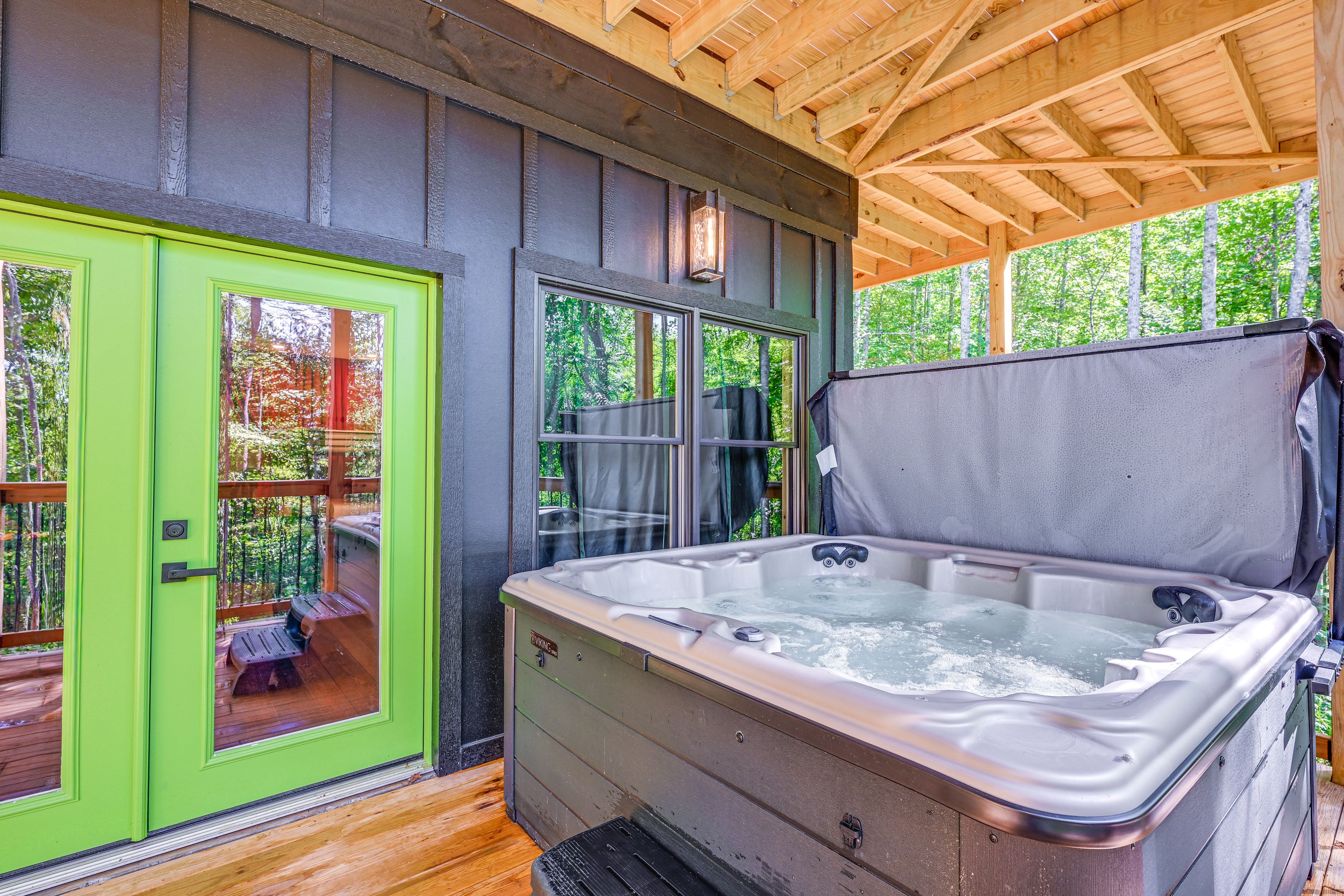 Hot Tub Access | Stairs Required