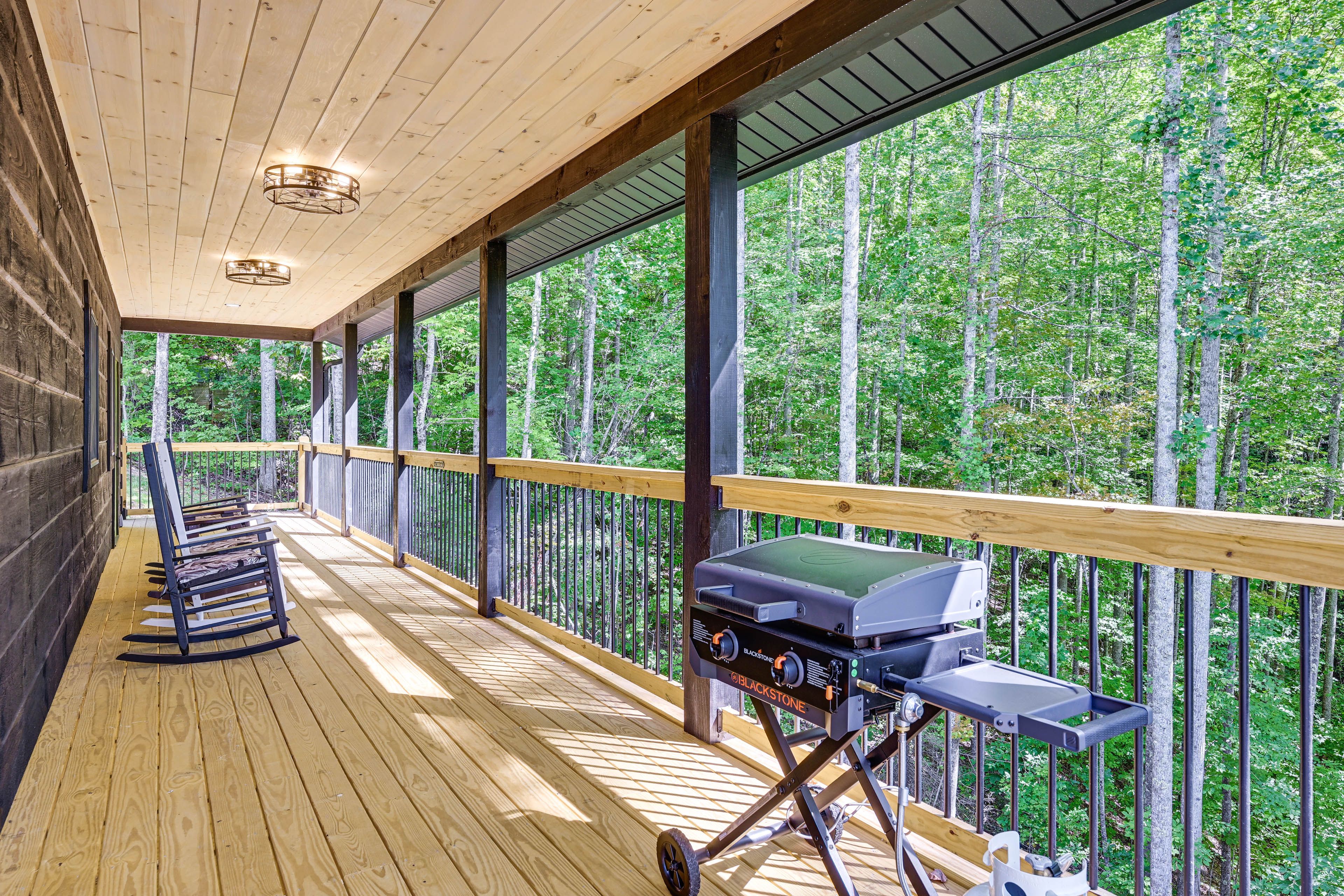 Furnished Deck | Blackstone Grill