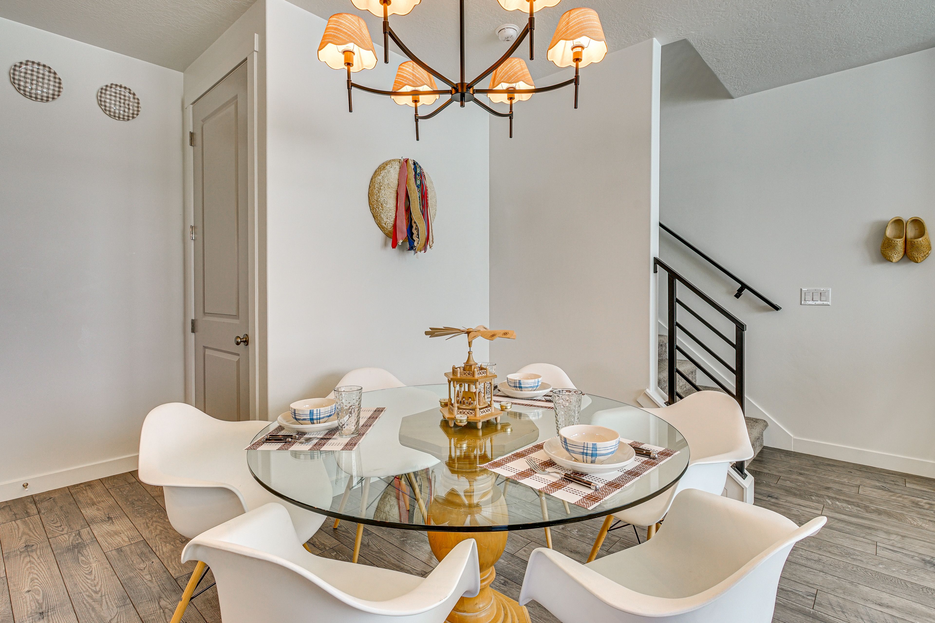 Dining Area | Dishes & Flatware Provided | 1st Floor