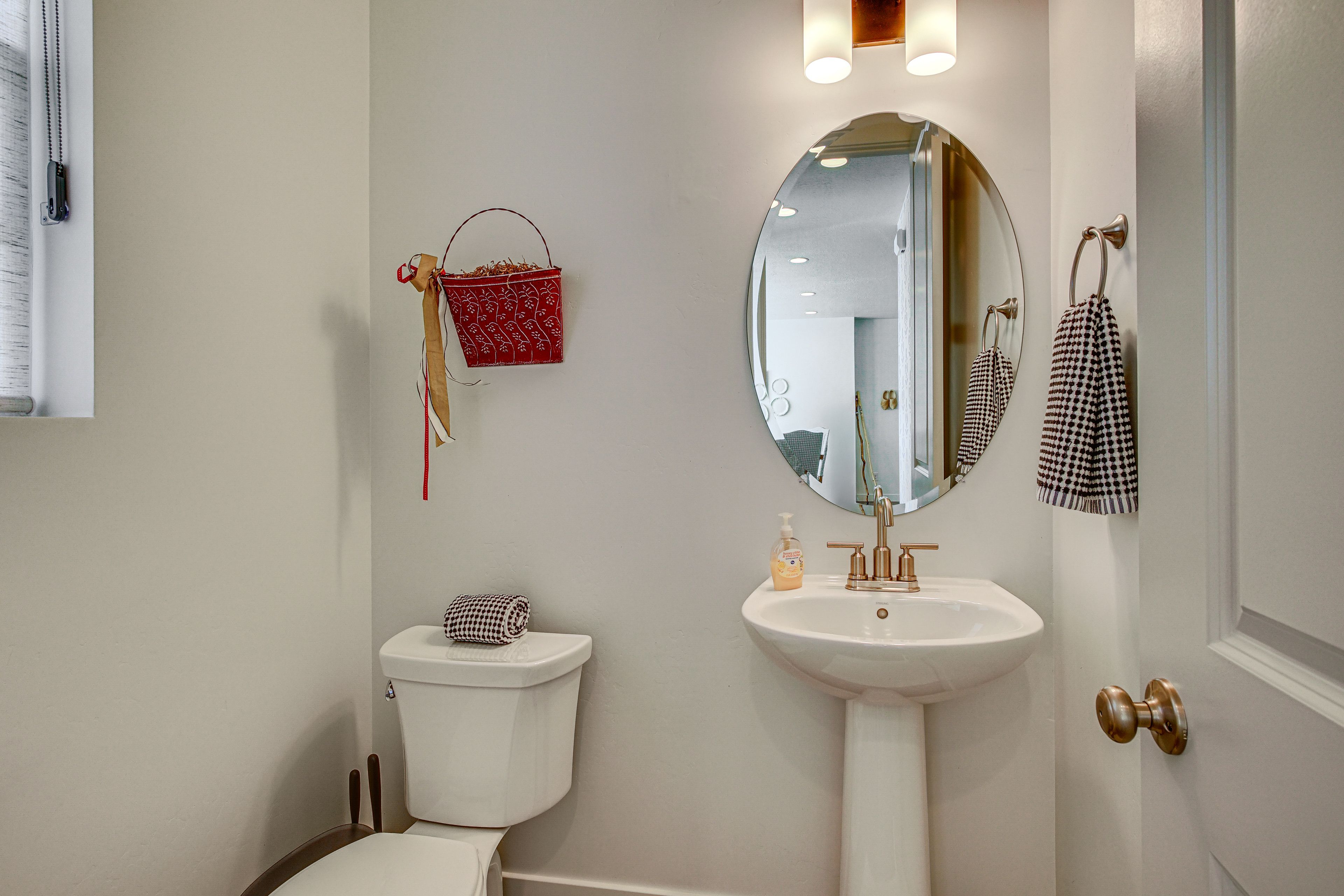 Half Bathroom | 1st Floor