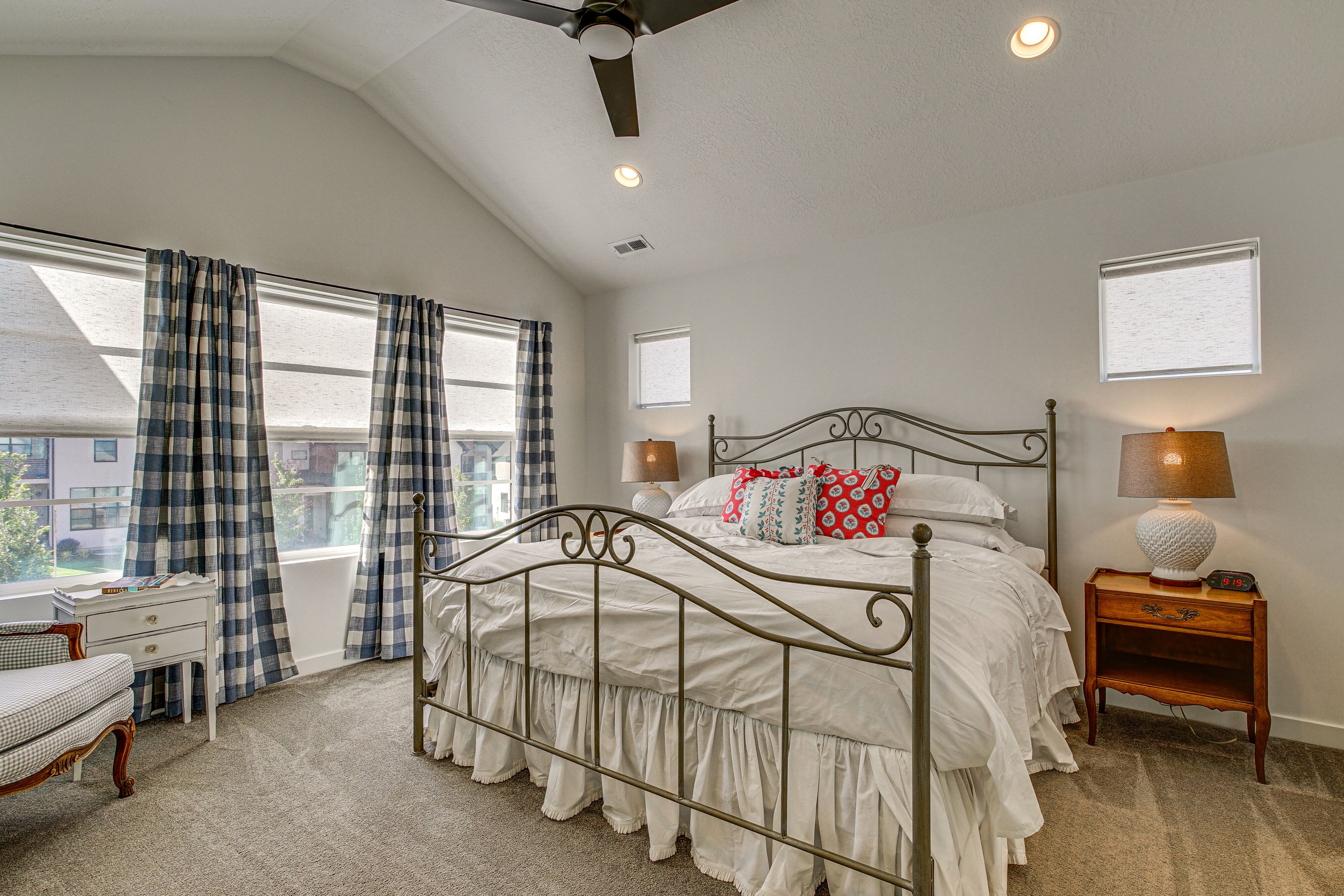 Bedroom | King Bed | En-Suite Bathroom | 2nd Floor