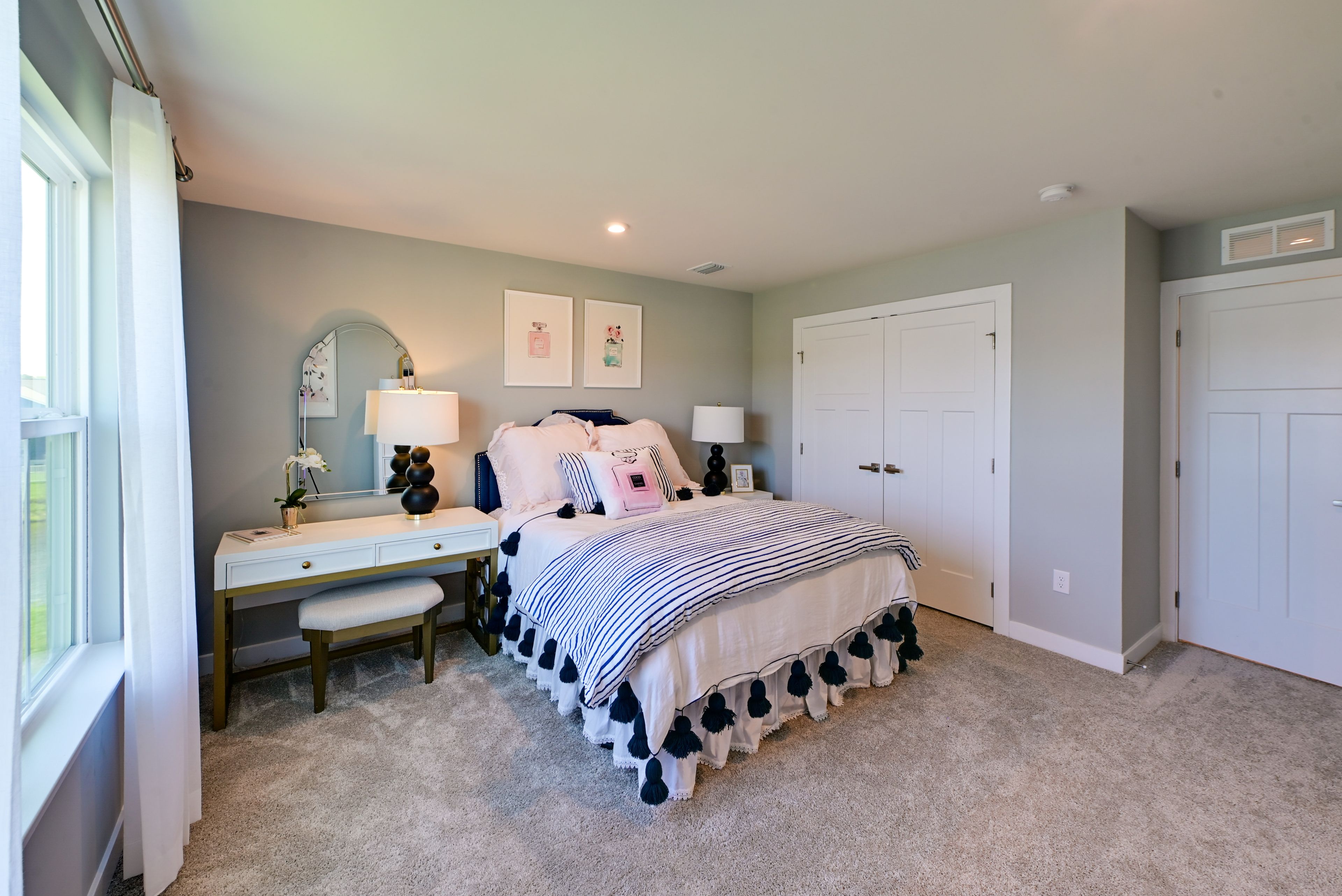 Bedroom | Queen Bed