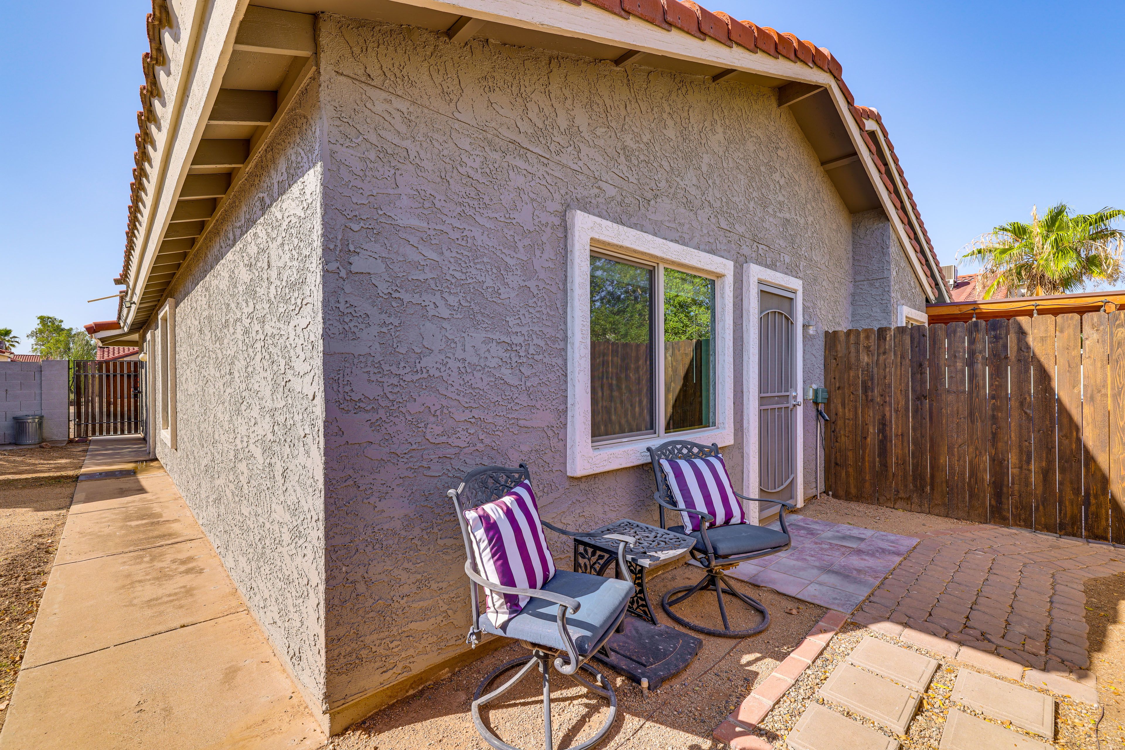 Casita Exterior | Single-Story Studio