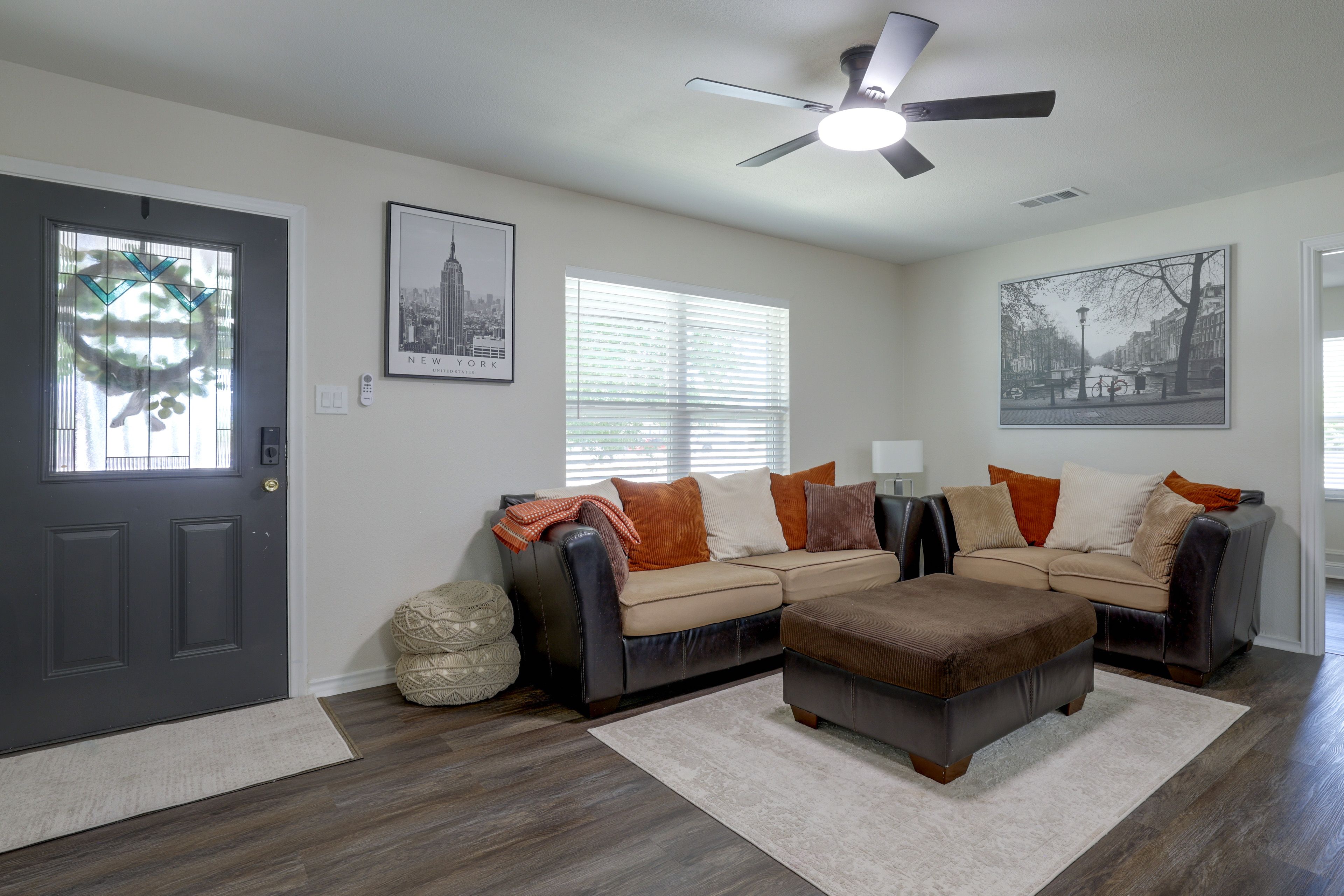 Living Room | Smart TV