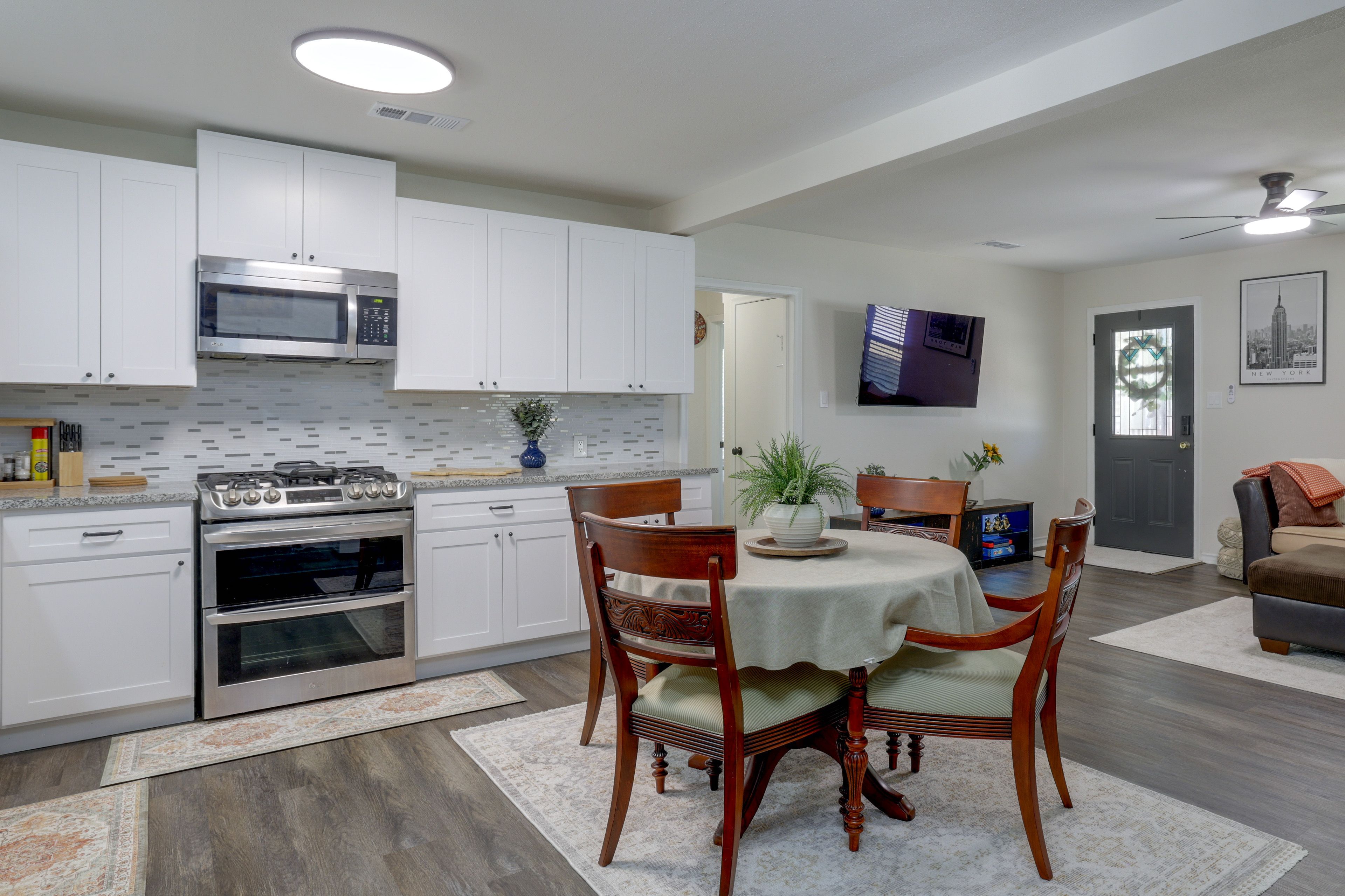 Kitchen | Refrigerator | Dishwasher | Dining Table