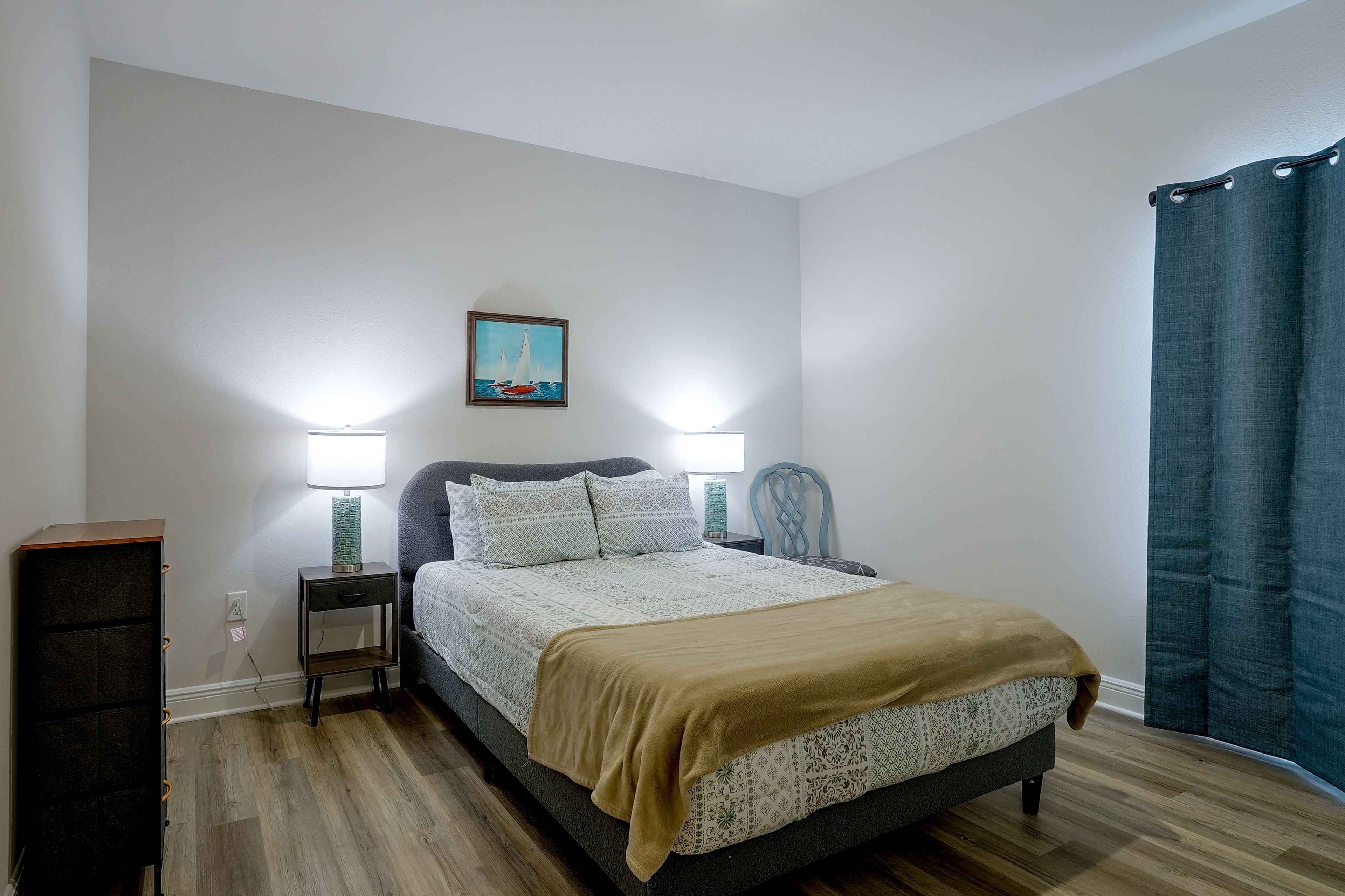 Bedroom 2 | Queen Bed