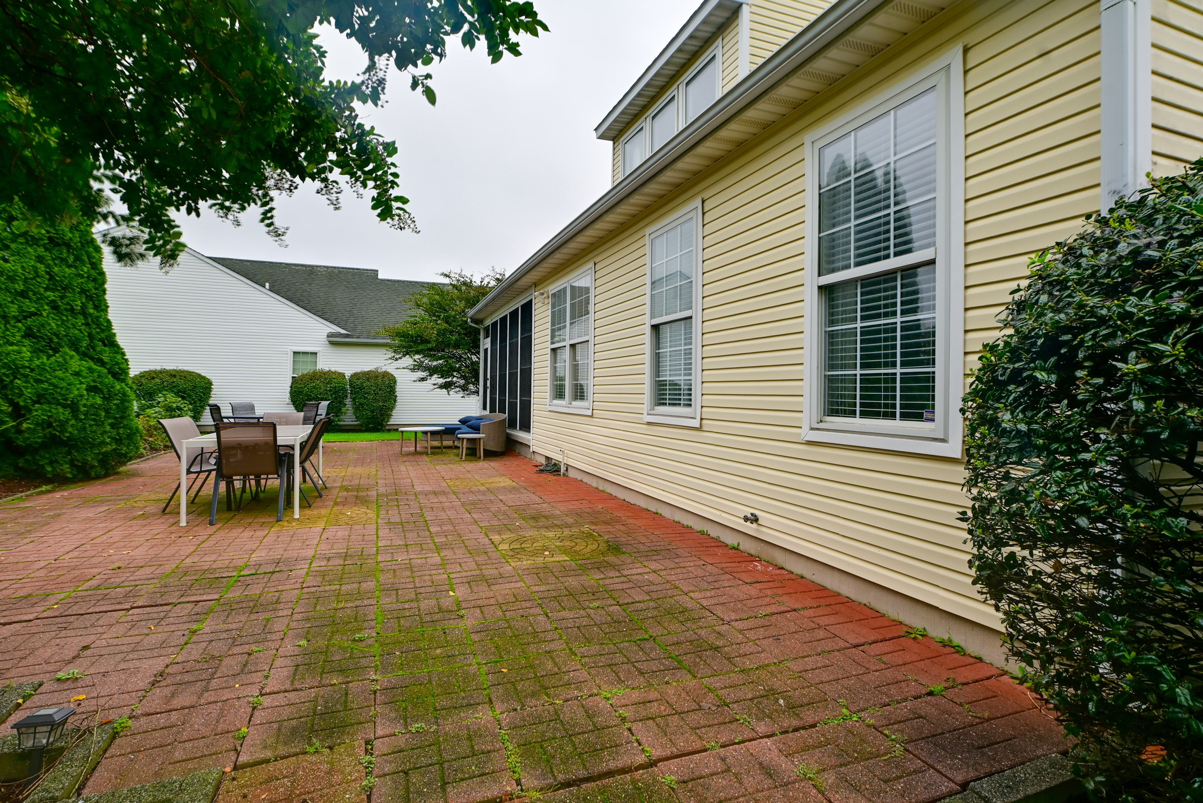 Spacious Patio | Outdoor Dining