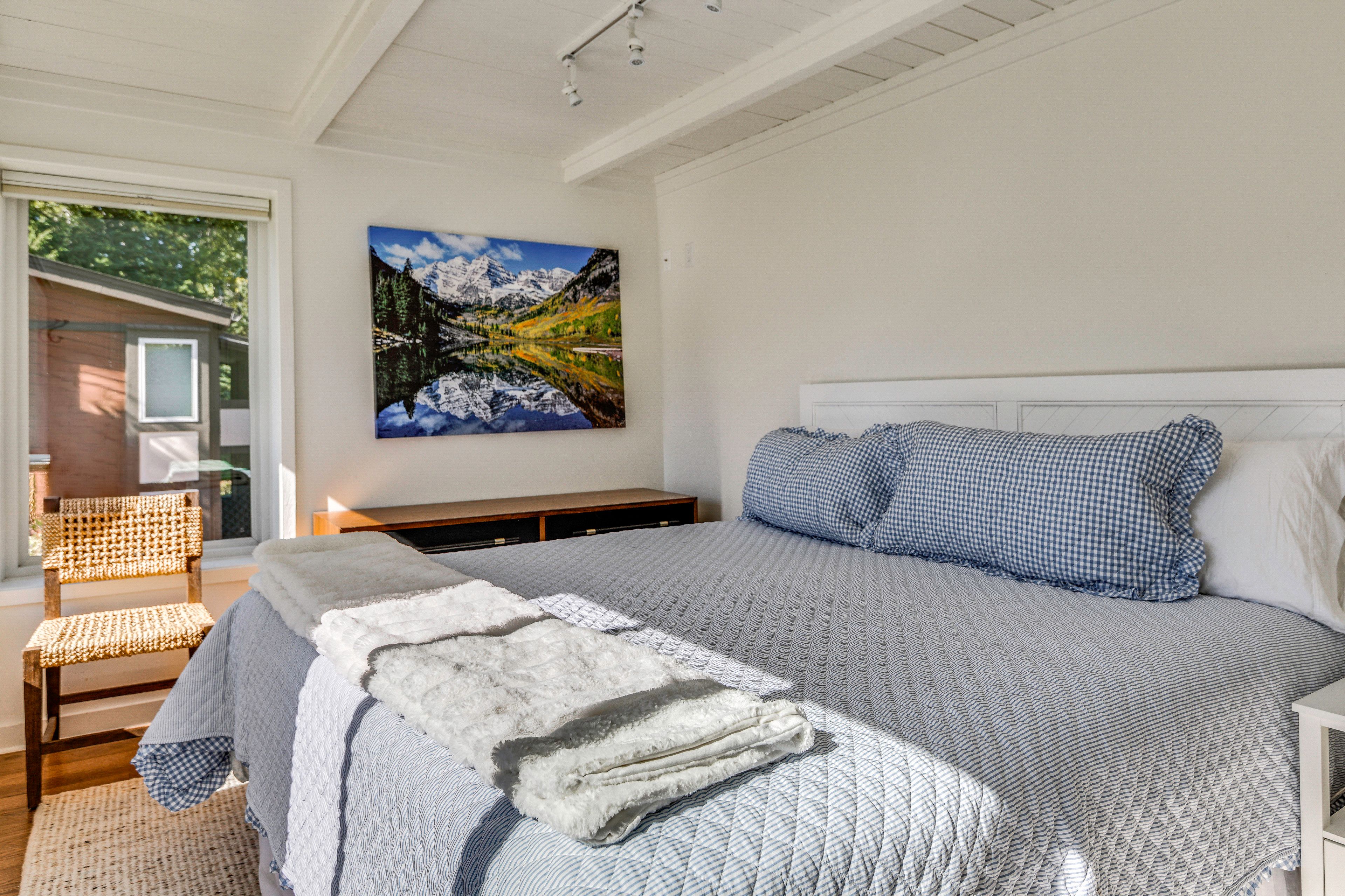 Bedroom | King Bed
