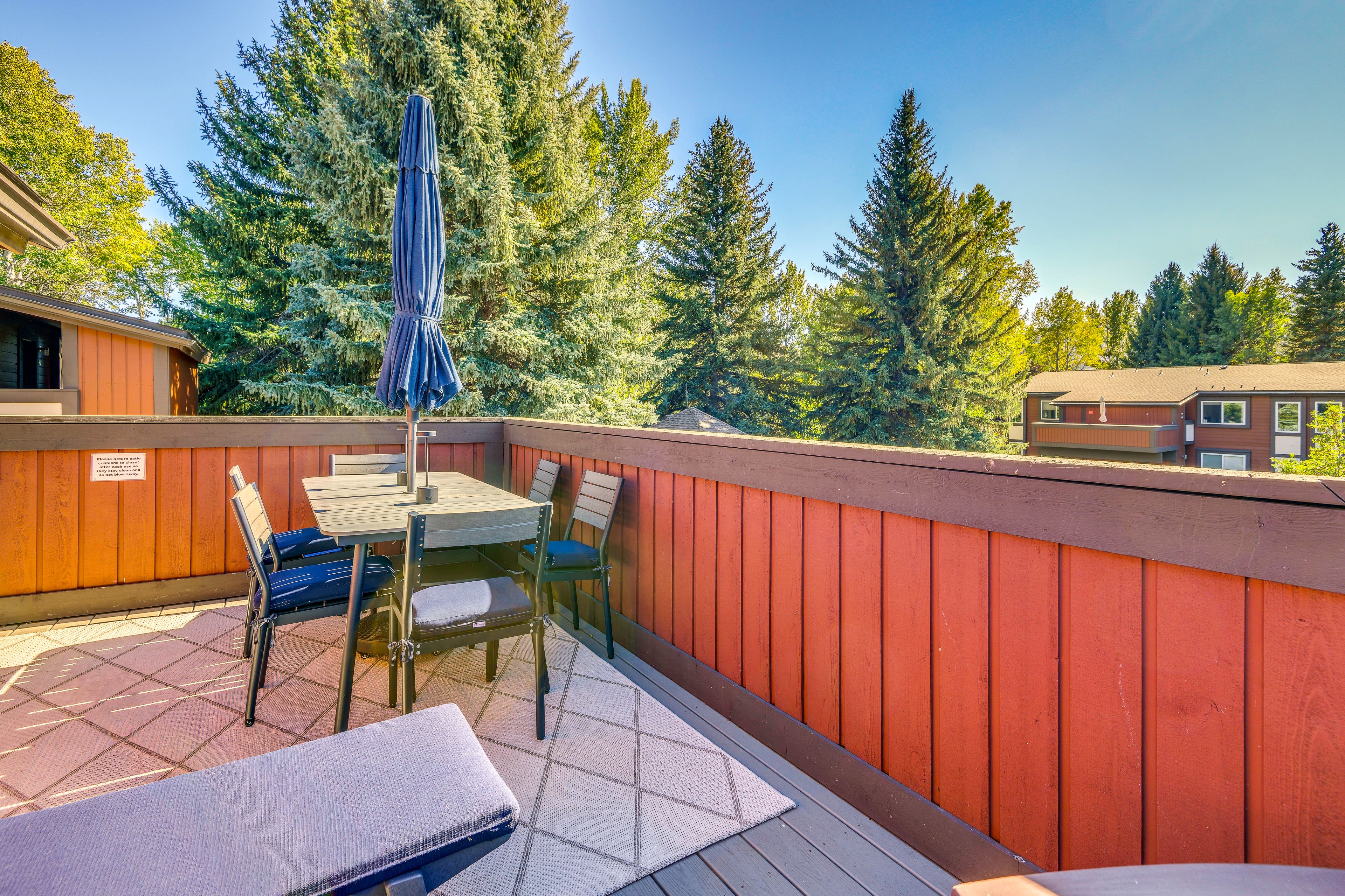 Private Deck